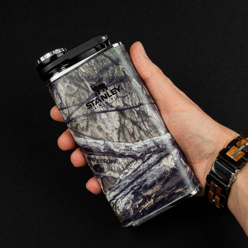 Stanley CLA Flask Mossy Oak DNA