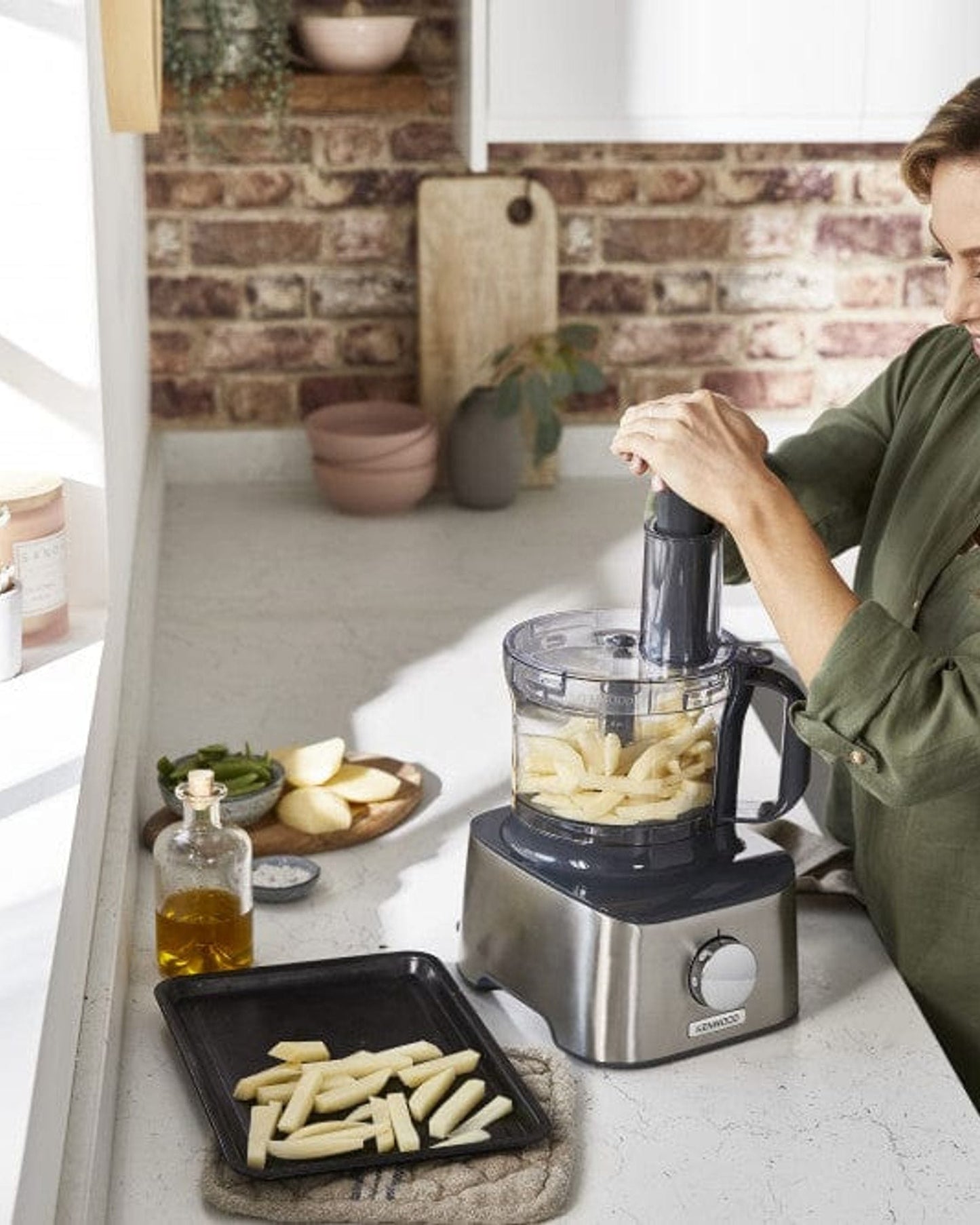 Kenwood Multi-Functional Food Processor with Multiple Attachments