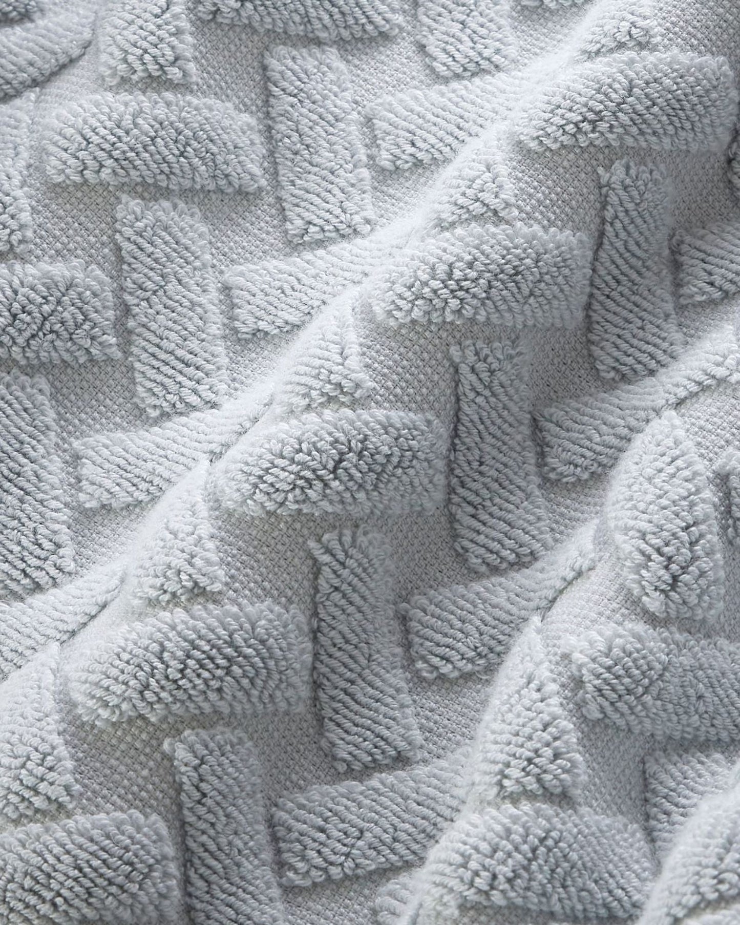 Christy "Trellis" Bath Towel Collections in Glacier (Silver)