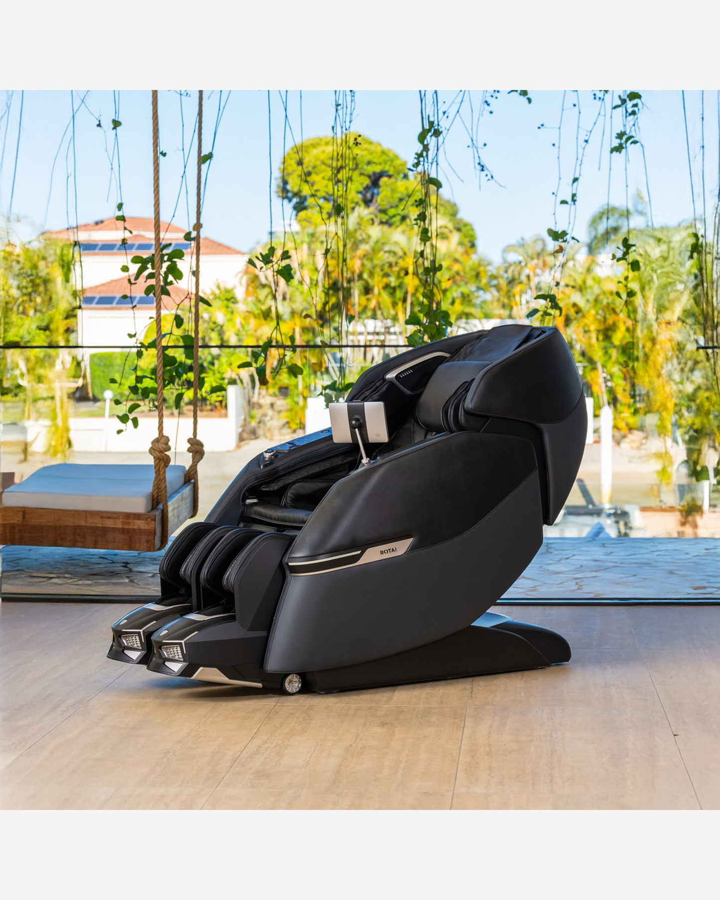 Rotai Advanced AI Massage Chair Black