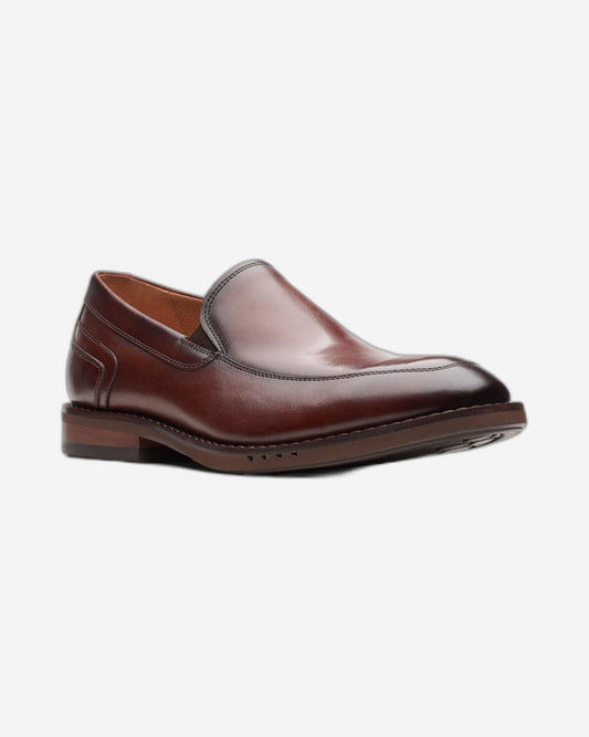 Clarks Un Hugh Step Shoes (Standard Fit)