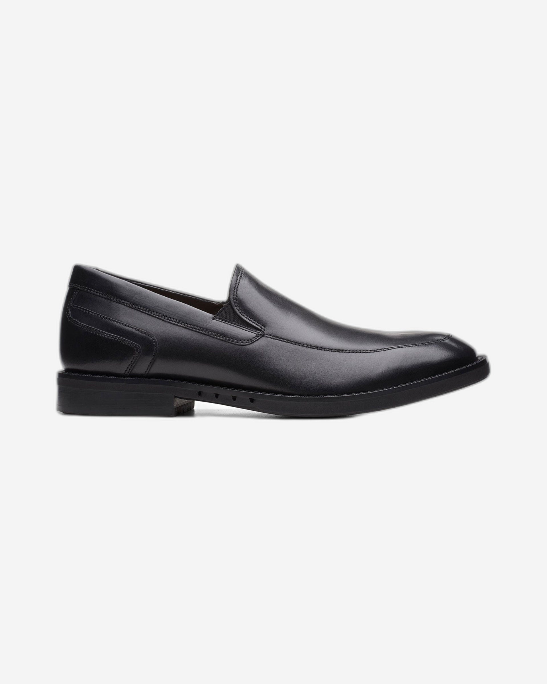 Clarks Un Hugh Step Shoes (Standard Fit)