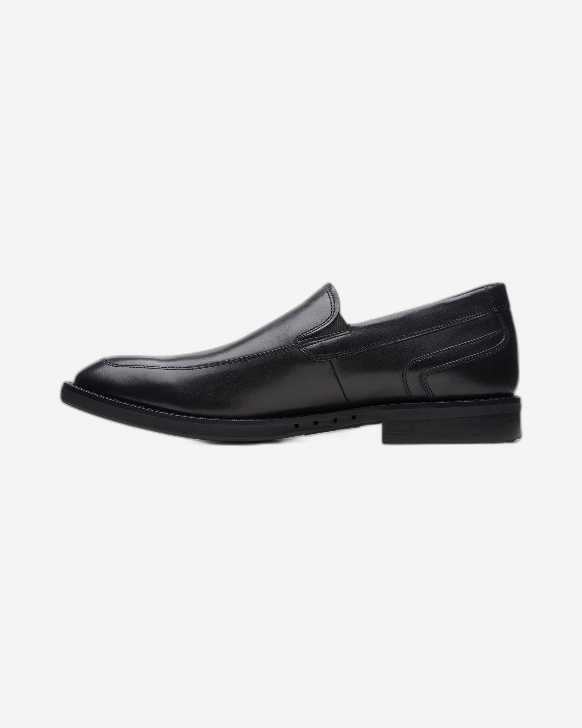 Clarks Un Hugh Step Shoes (Standard Fit)