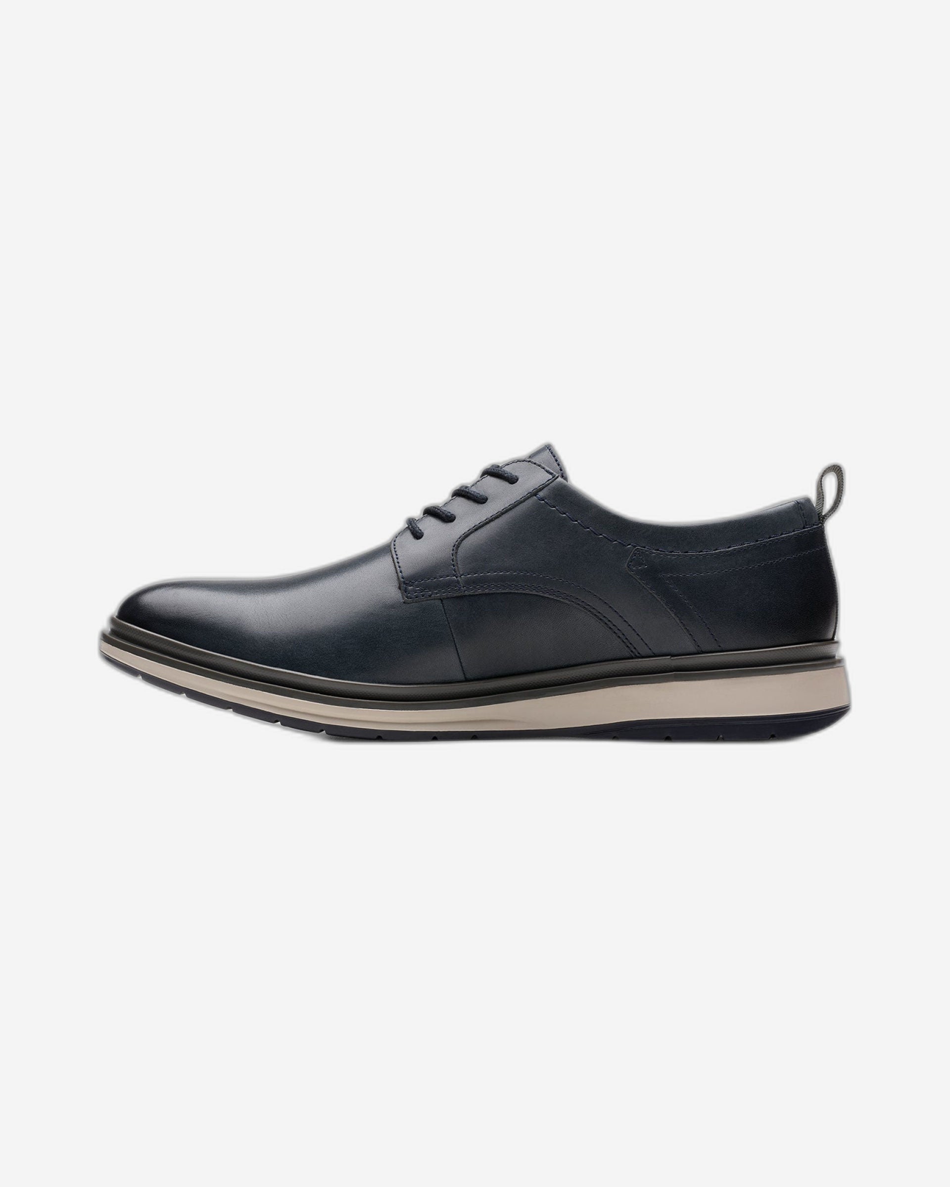 Clarks Chantry Lo (Standard Fit)