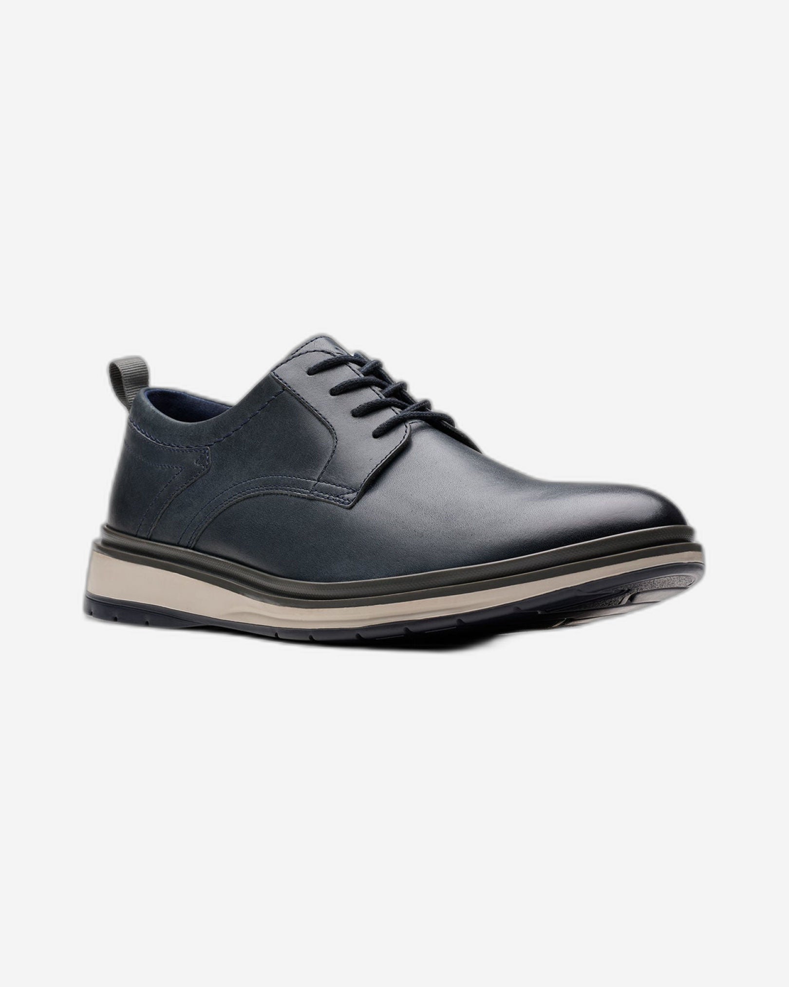 Clarks Chantry Lo (Standard Fit)