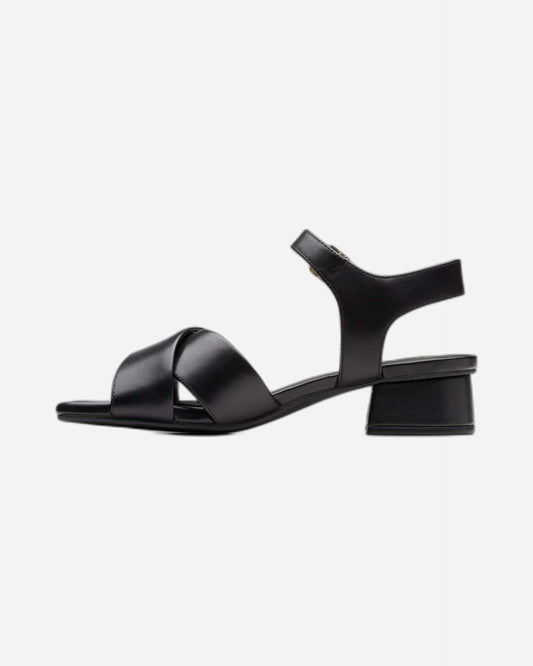Clarks Serina 35 Cross (Standard Fit)