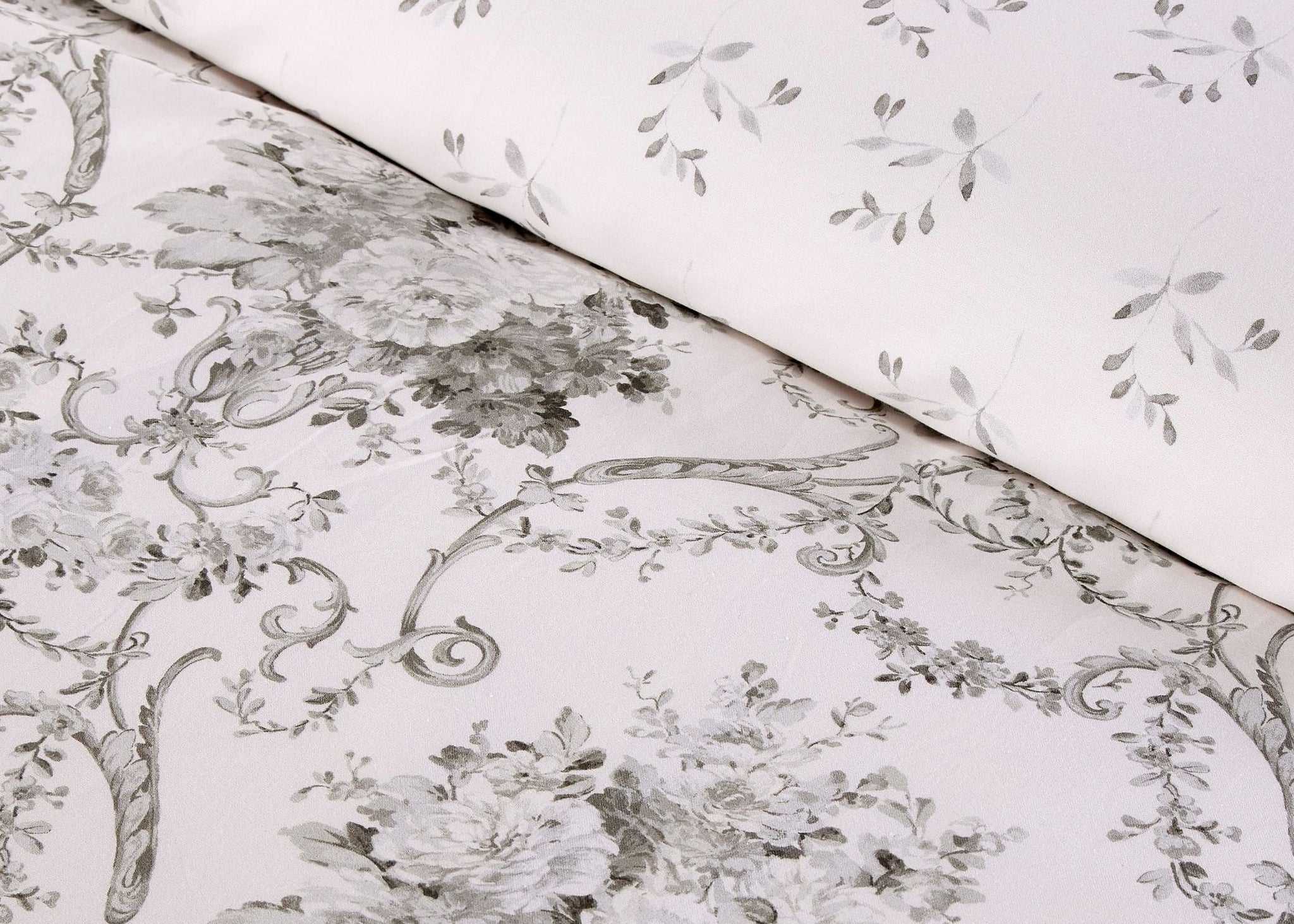 Christy Paris Bedspread Set