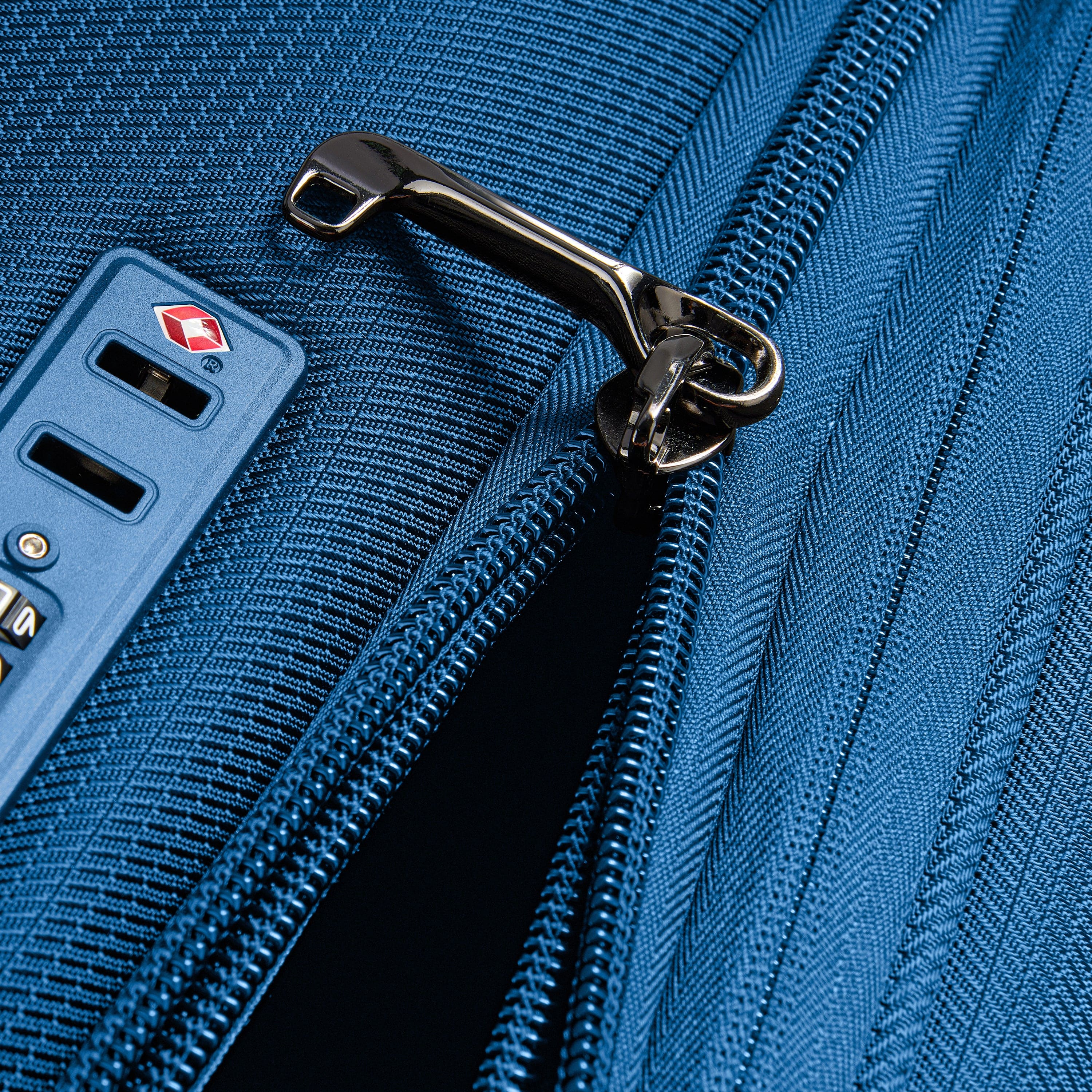 Delsey Paris Montmartre Air 2.0