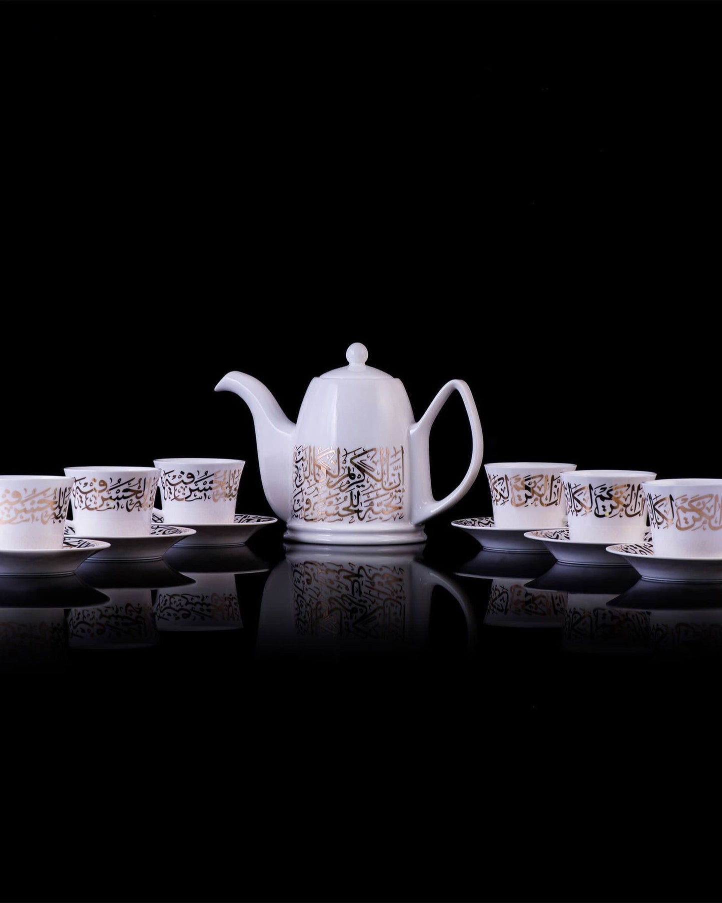 Dimlaj Kareem Large Teapot (Gold)