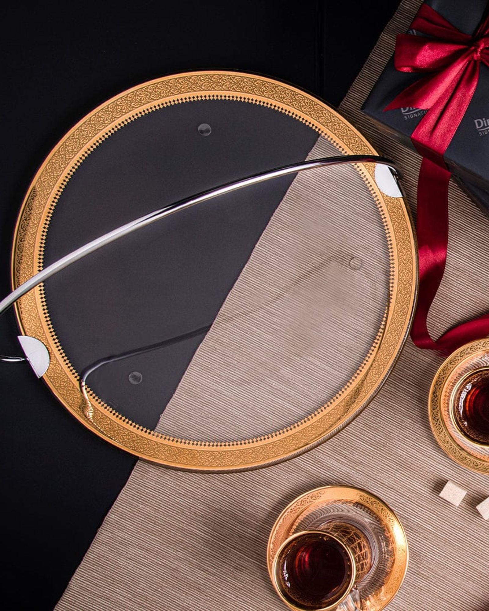 Dimlaj Cordoba Large Serving Tray with Handle (Gold)