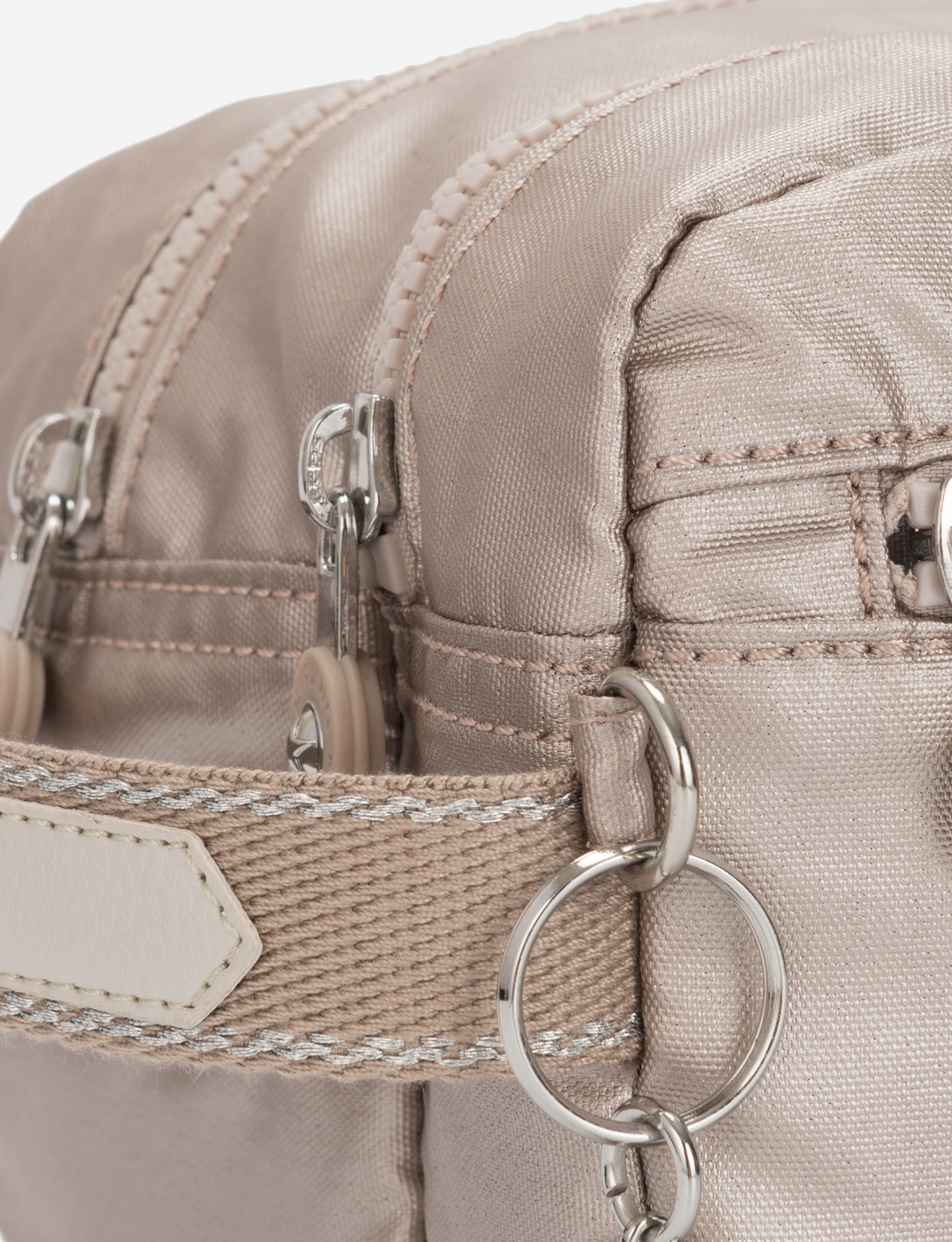 حقيبة أدوات الزينة متوسطة الحجم ميتاليك جلو أجوت من كبلينج 14244-48I