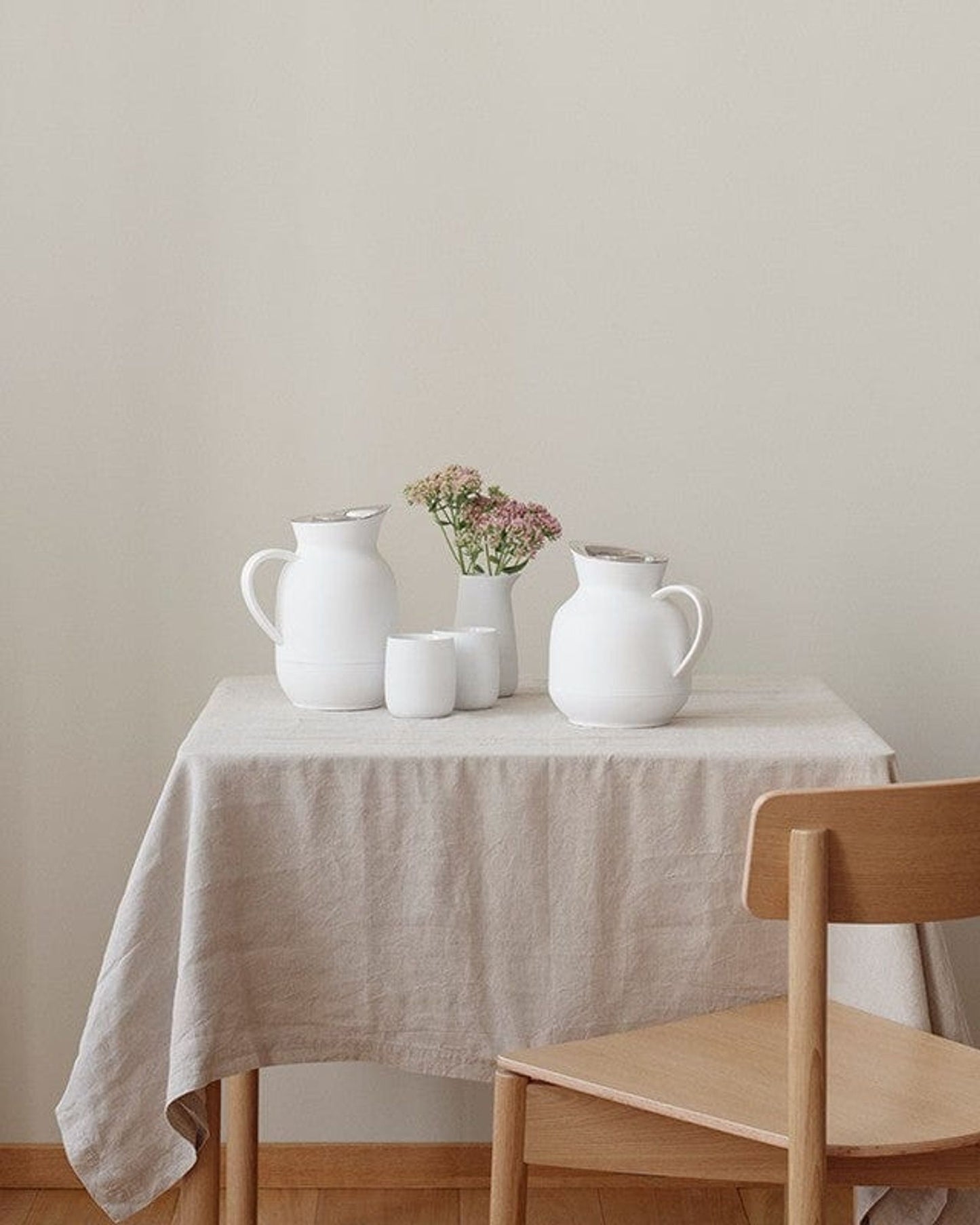Stelton Amphora Vacuum Jug Tea 1L Soft White