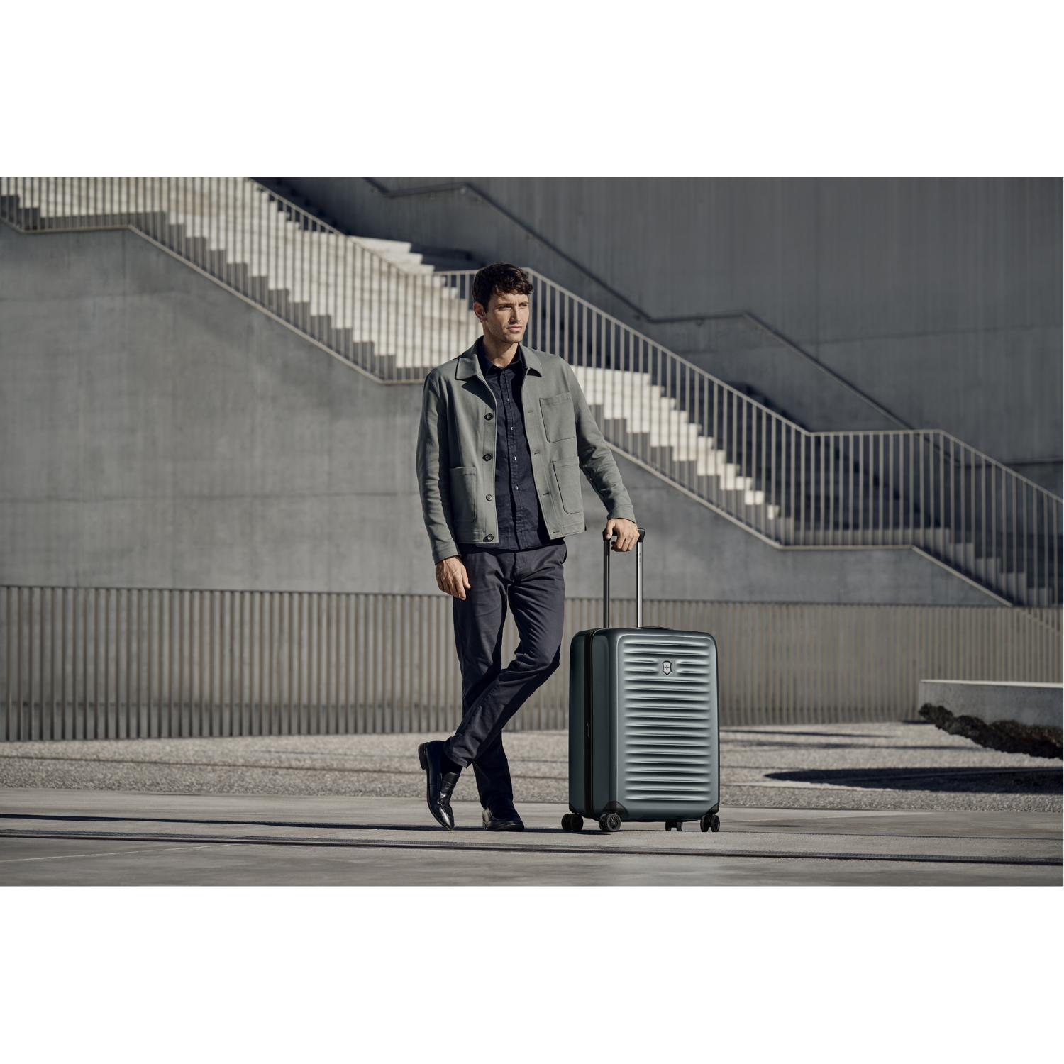 Victorinox Airox Advanced Global Expandable Hardcase Luggage Trolley