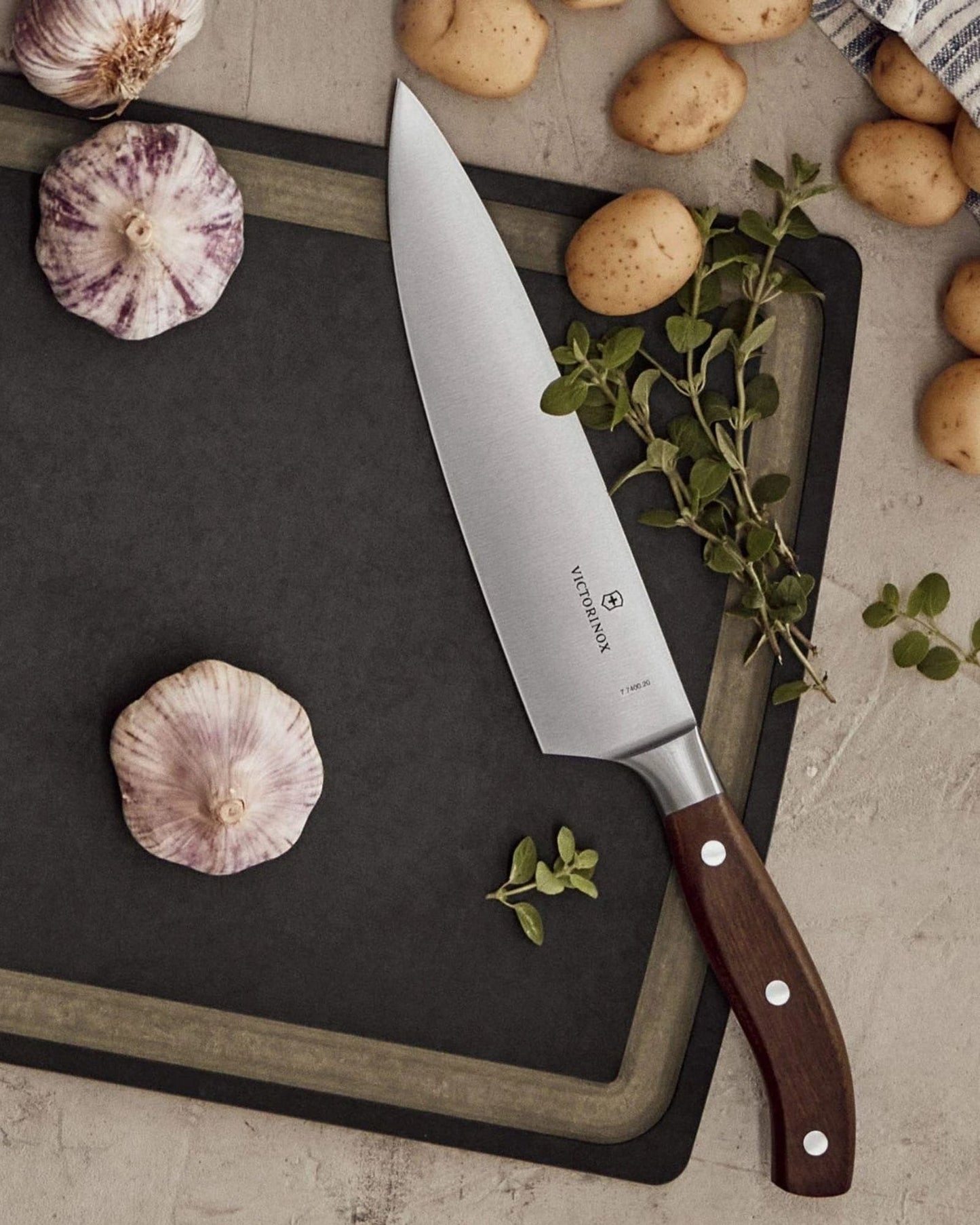 Victorinox Grand Maitre Carving Knife 20cm Wood Gift Box