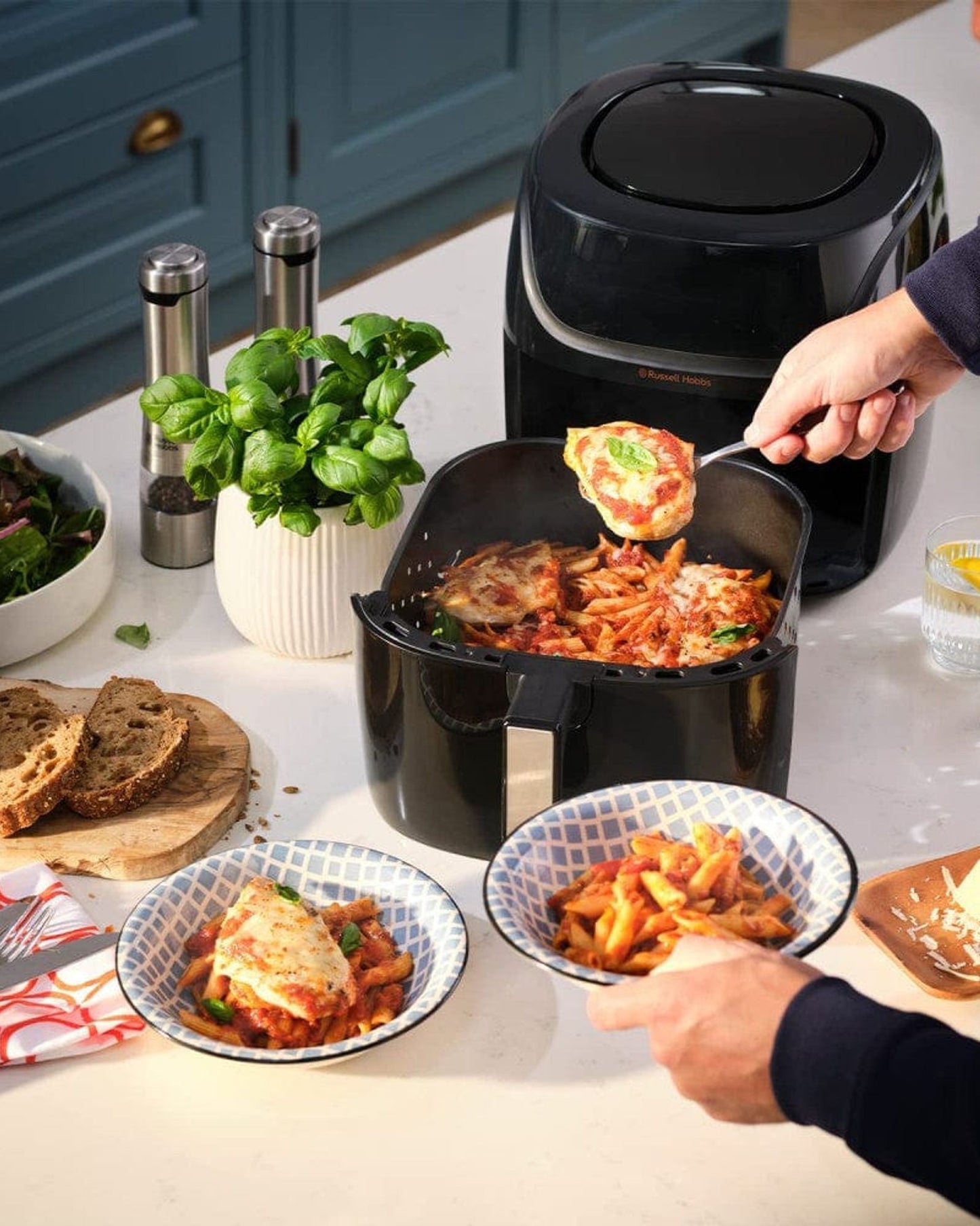 Russell Hobbs Air Fryer and Multicooker 8L