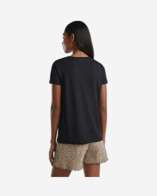 V-neck t-shirt in sustainable viscose