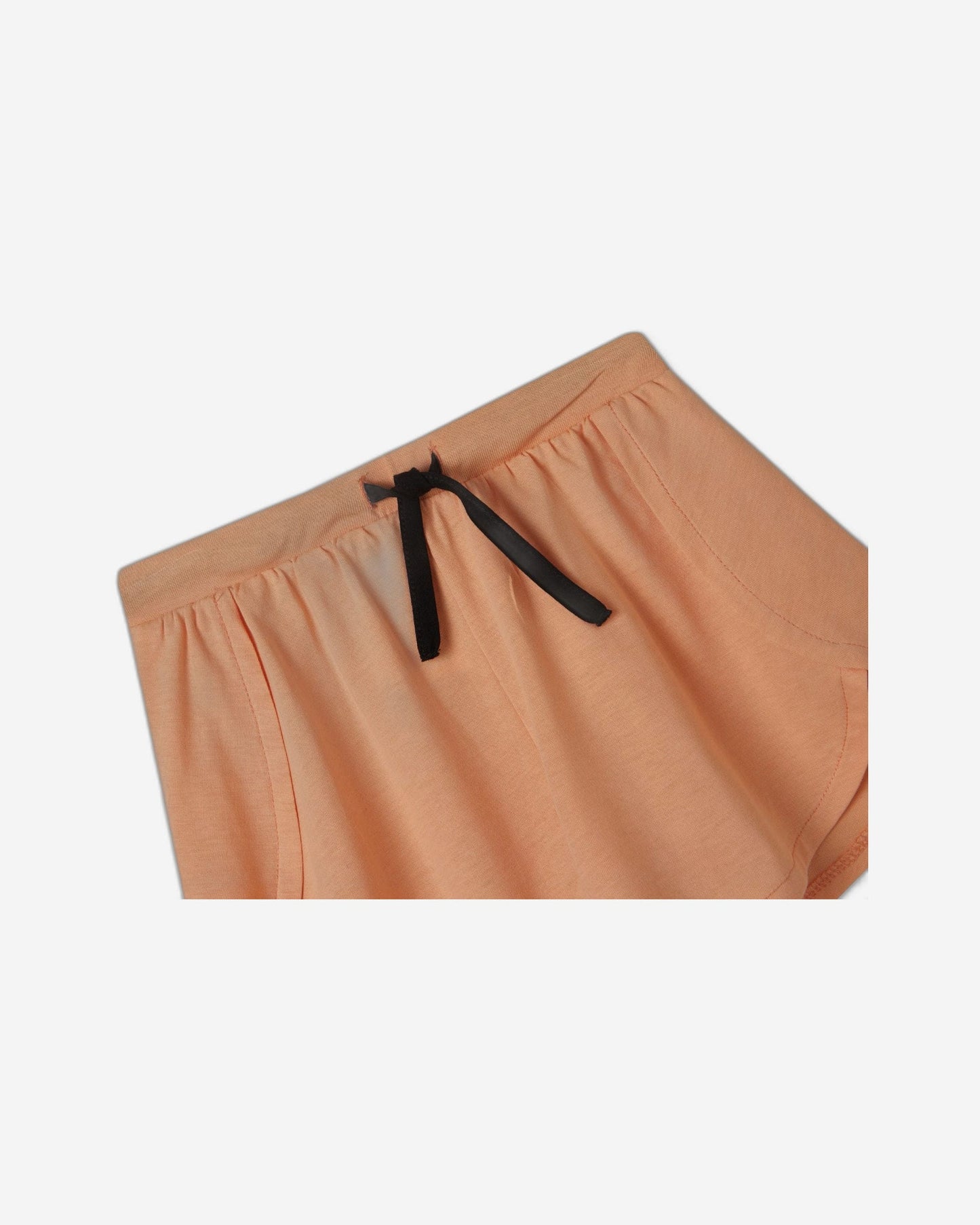Sporty shorts with slits