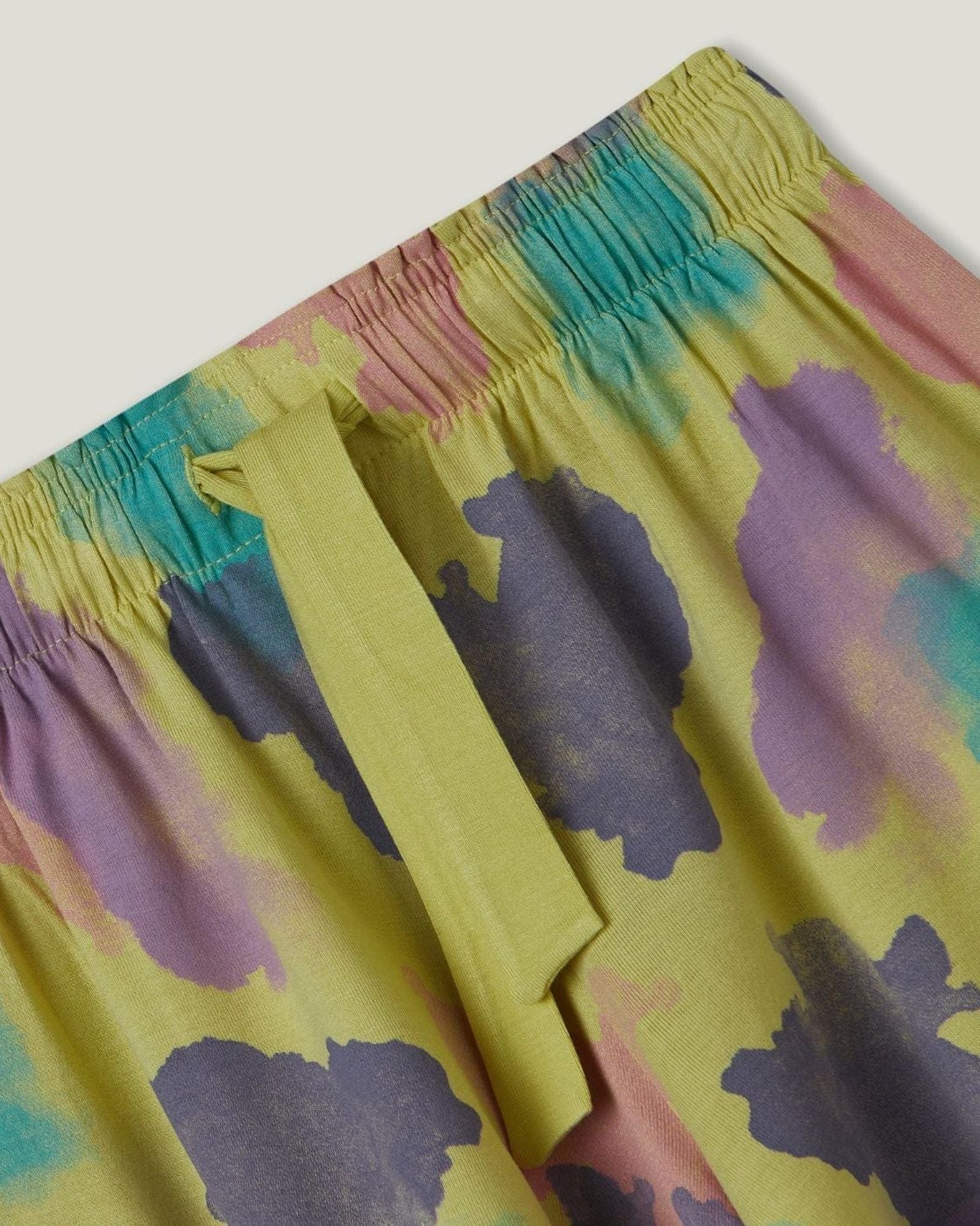 Tie-dye look bermudas