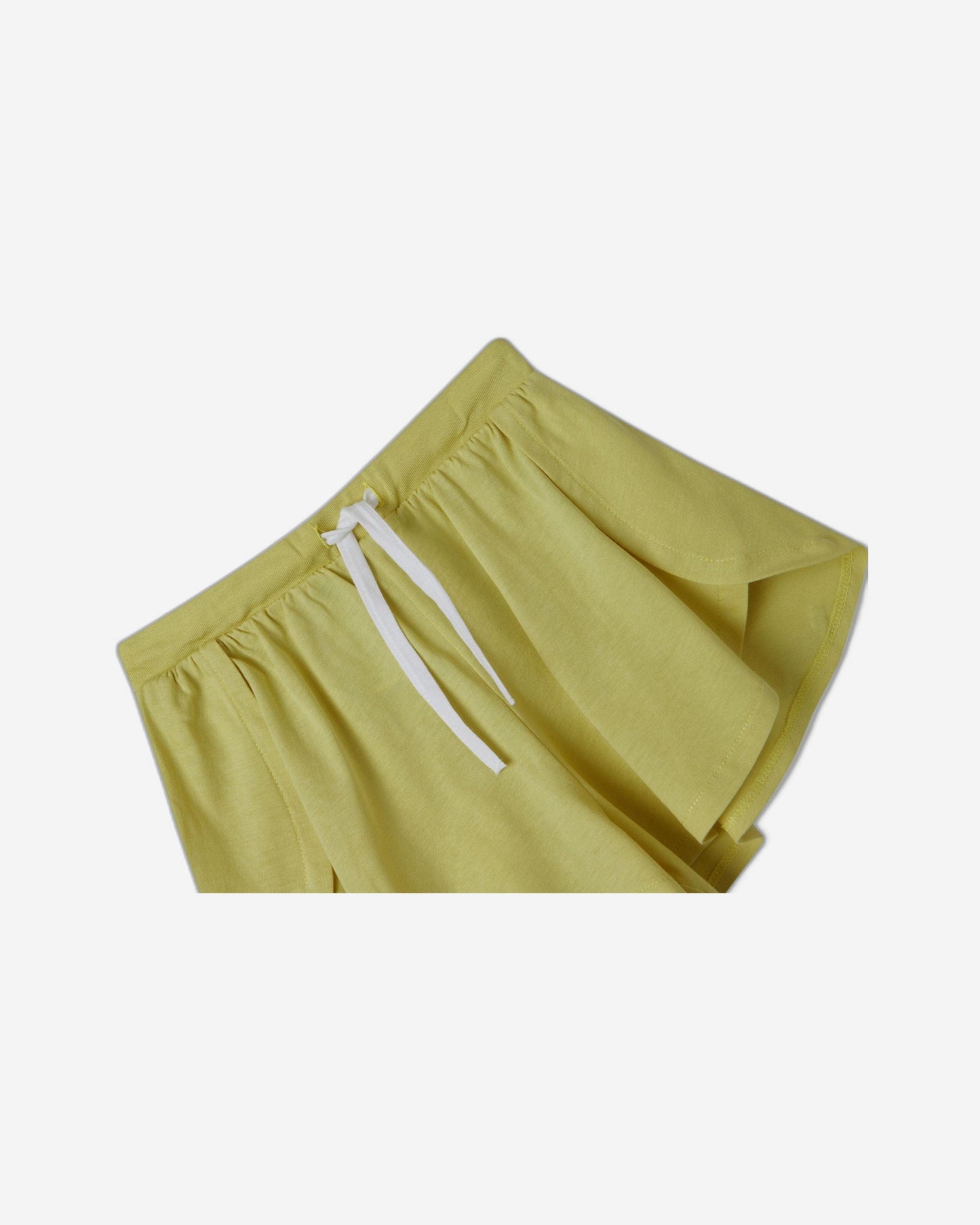 Sporty shorts with slits