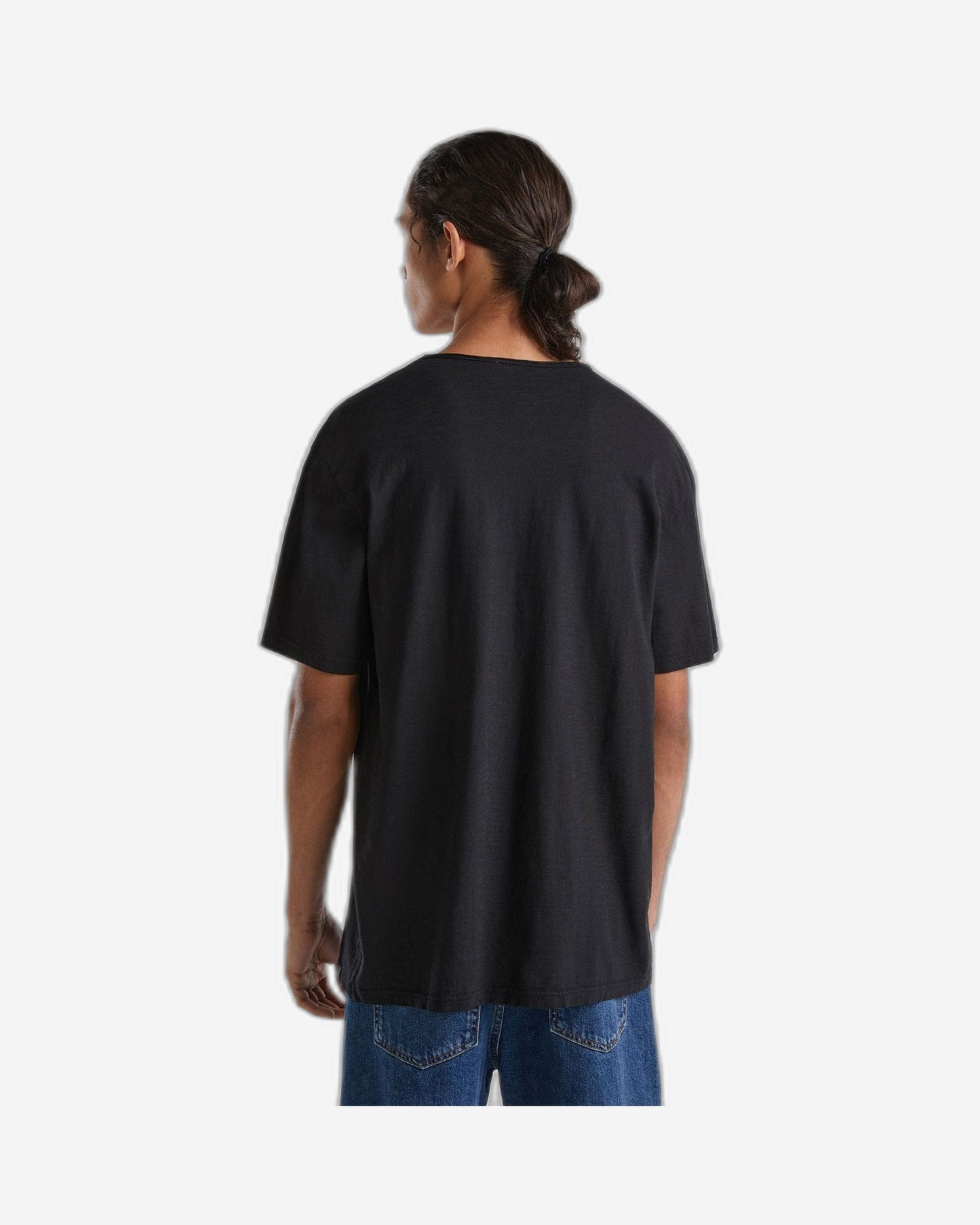 V-neck t-shirt in 100% cotton