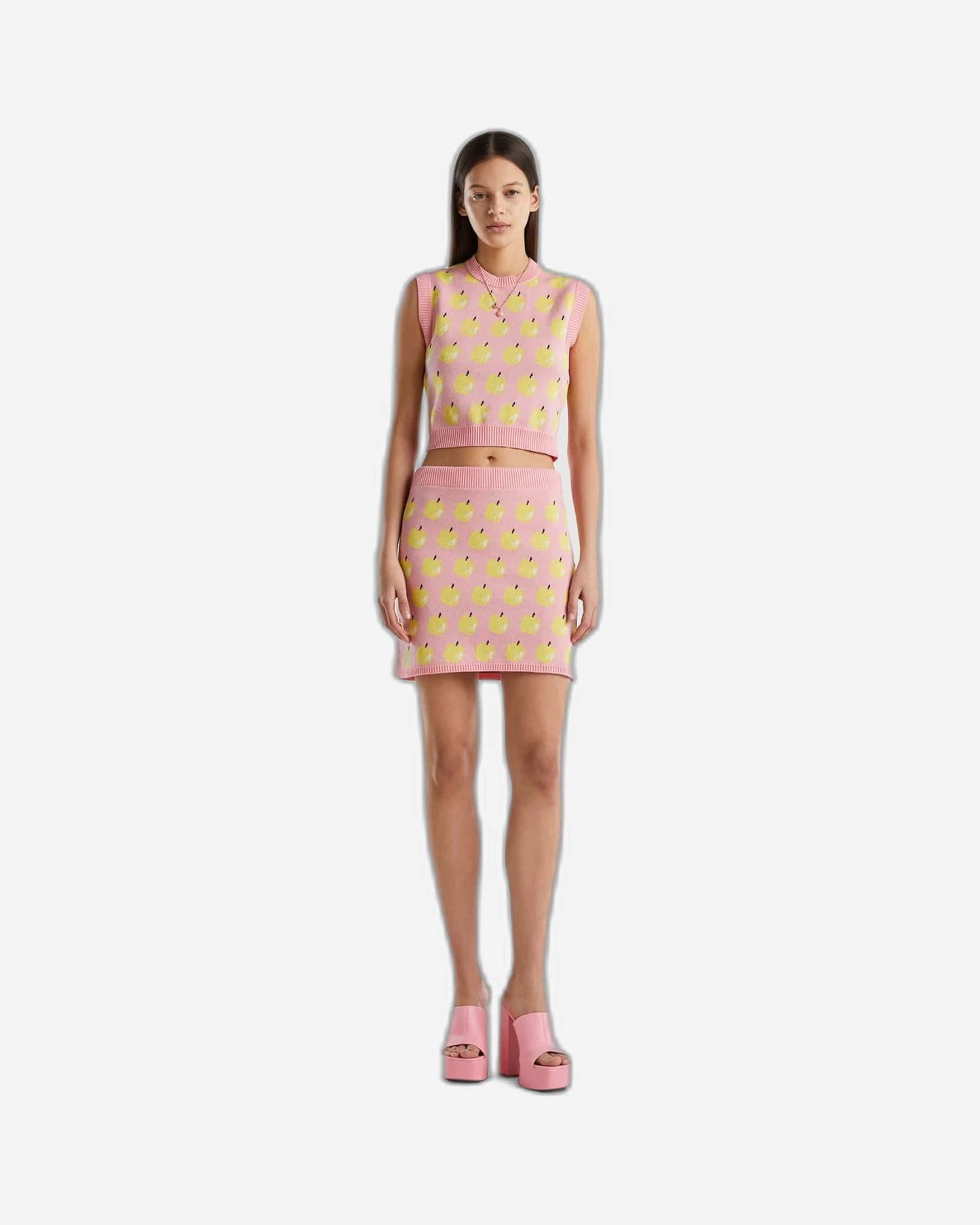 Vest with fruit pattern