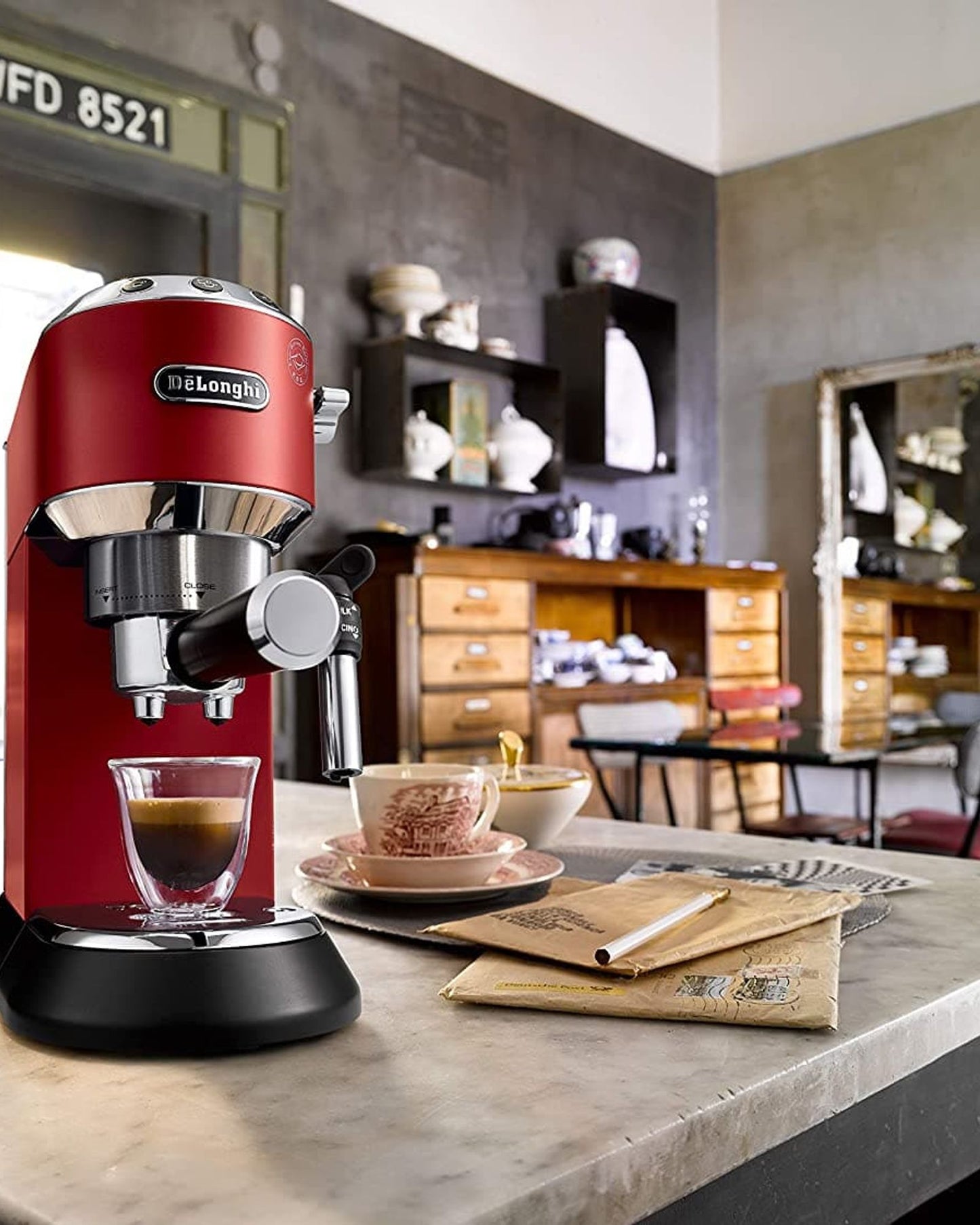 De'Longhi Dedica Style Pump Espresso