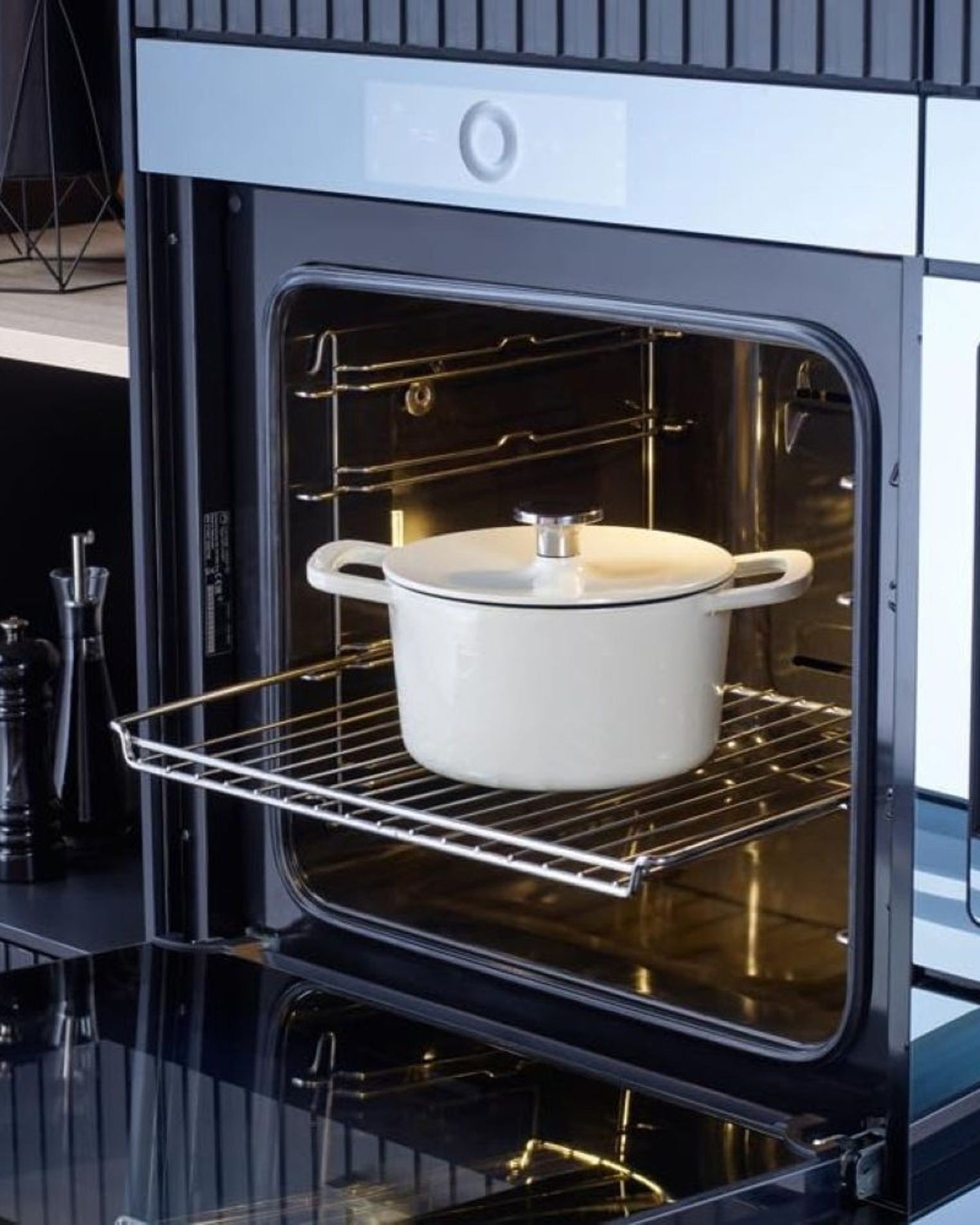 Fissler Mc Cast Iron White Roaster 24Cm Round 4.5L - 064-500-24-000/0