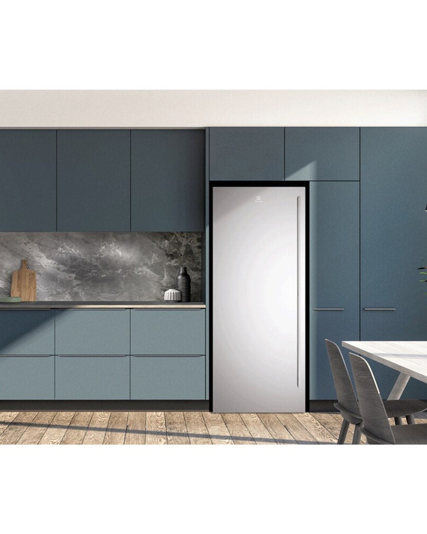 Electrolux UltimateTaste 500 388L Single Door Freezer