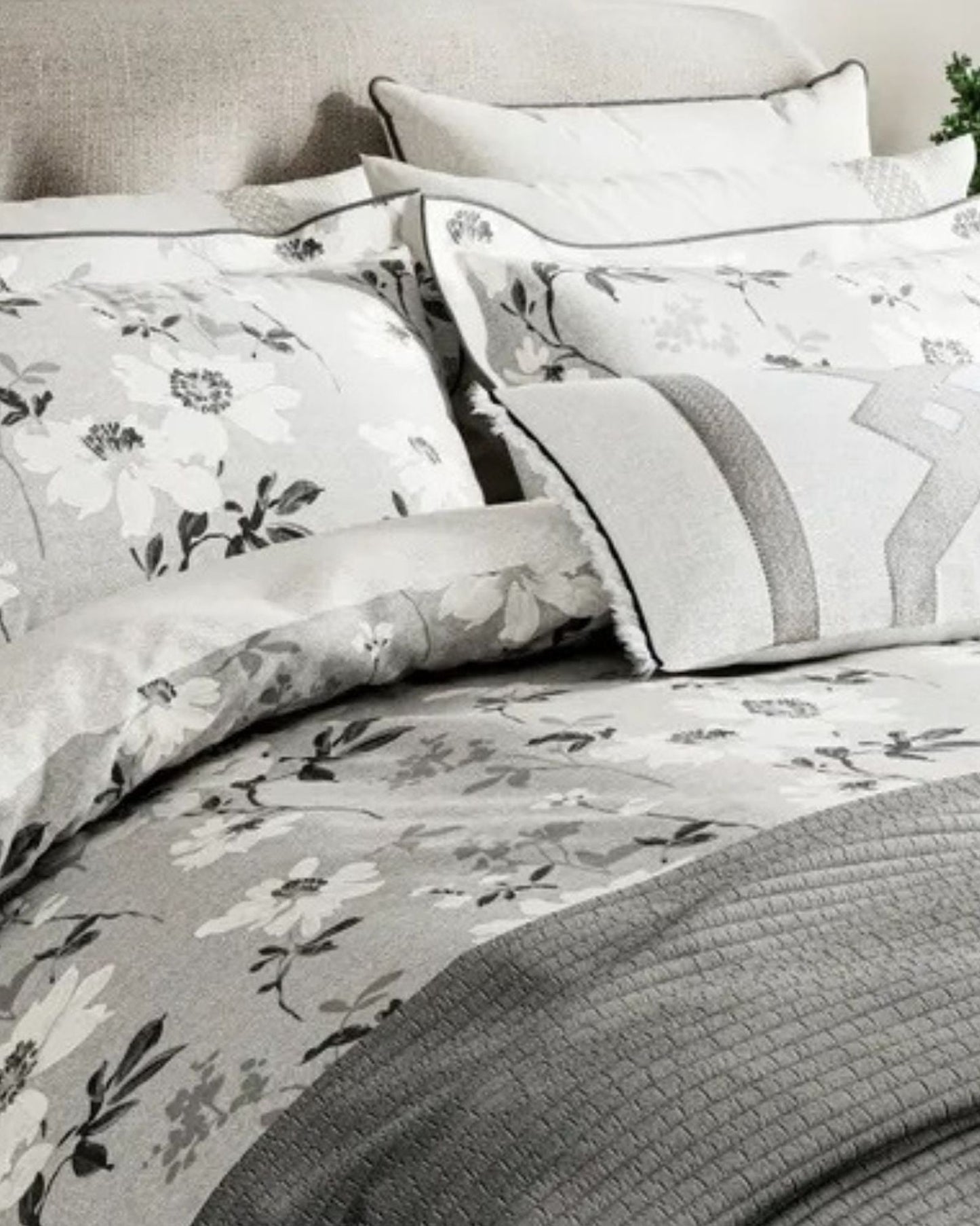 Bedeck of Belfast "Sefa" Quilted Throw in Silver