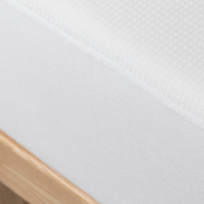 Velfont "Alaska" 100% Thermo-regulating Mattress Protector in White