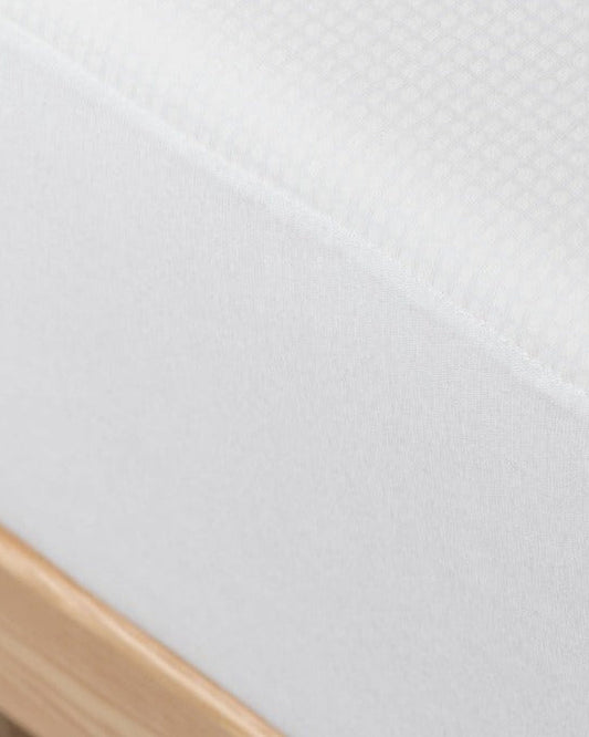Velfont "Alaska" 100% Thermo-regulating Mattress Protector in White