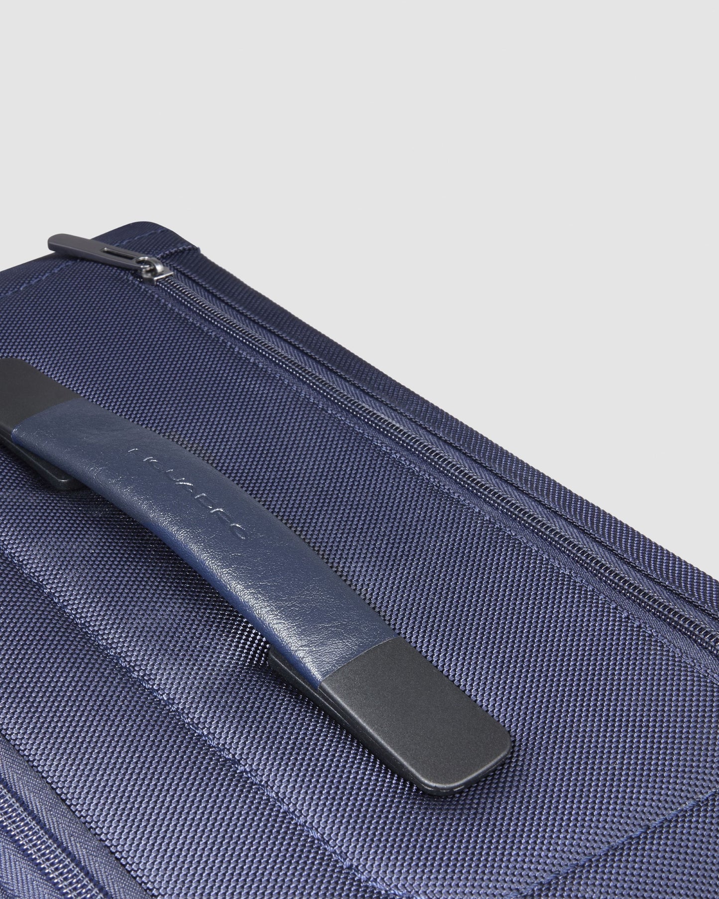 Piquadro Expandable 4 Wheel Suitcase Medium