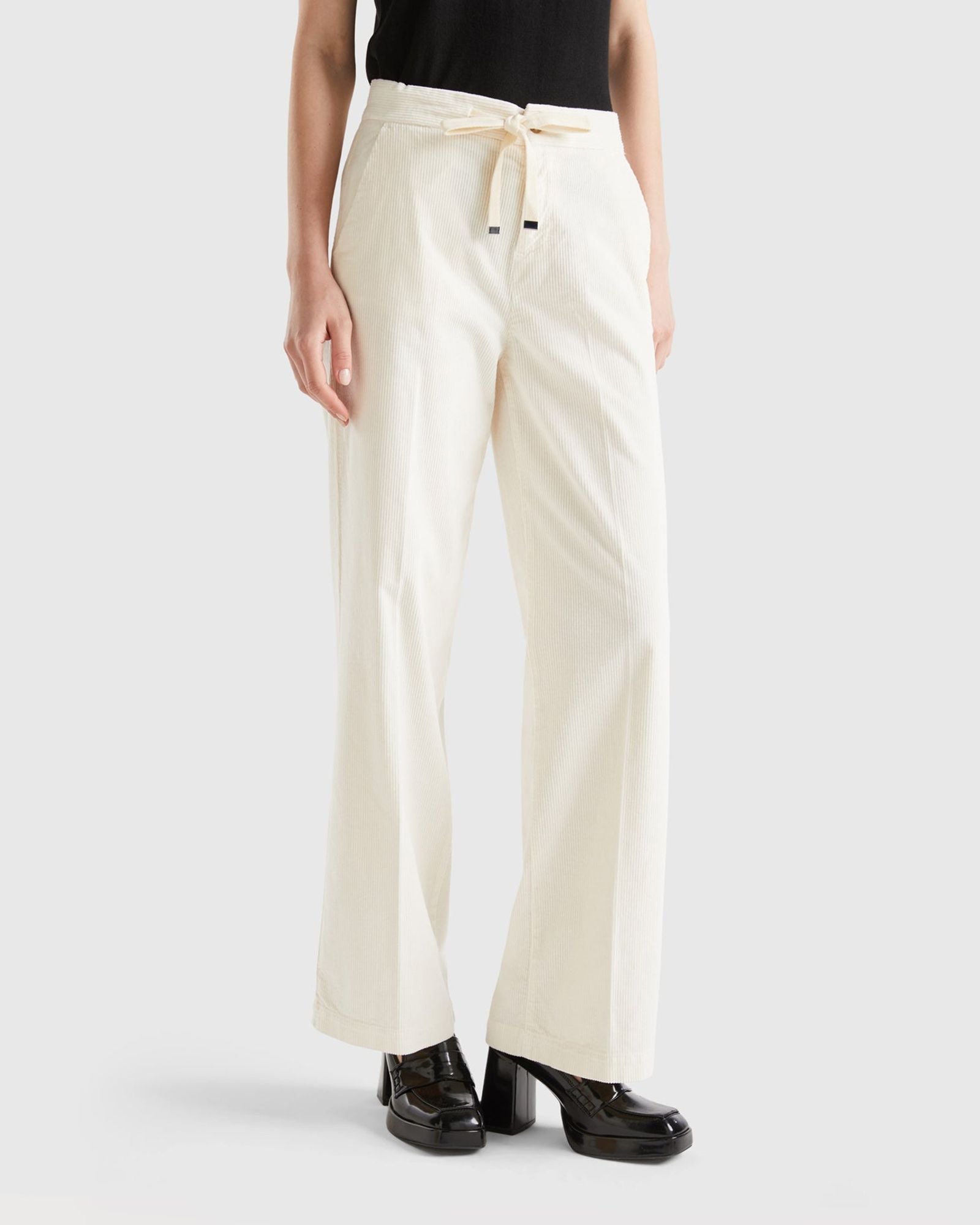 Wide velvet trousers