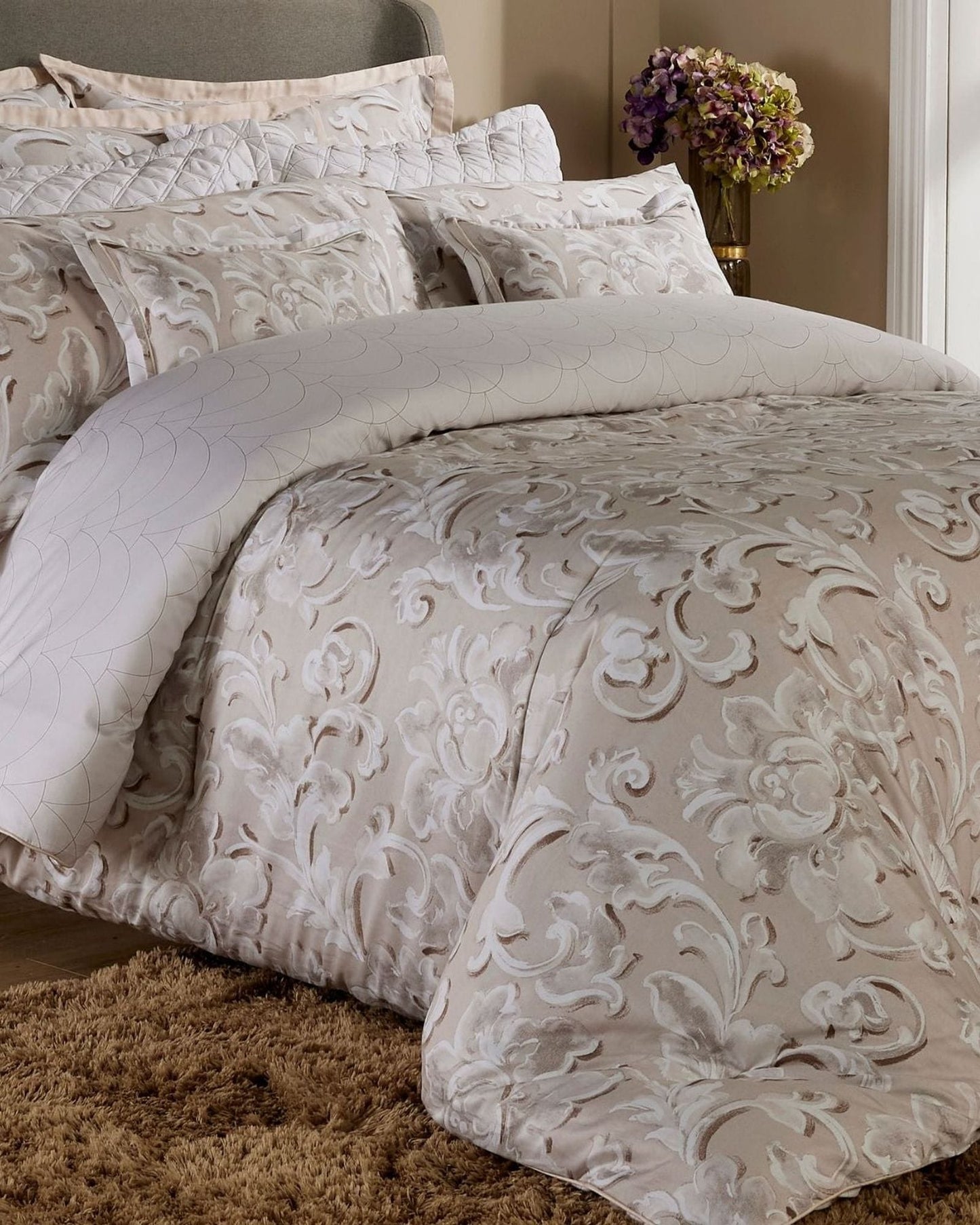 Christy Como Comforter Set Stone