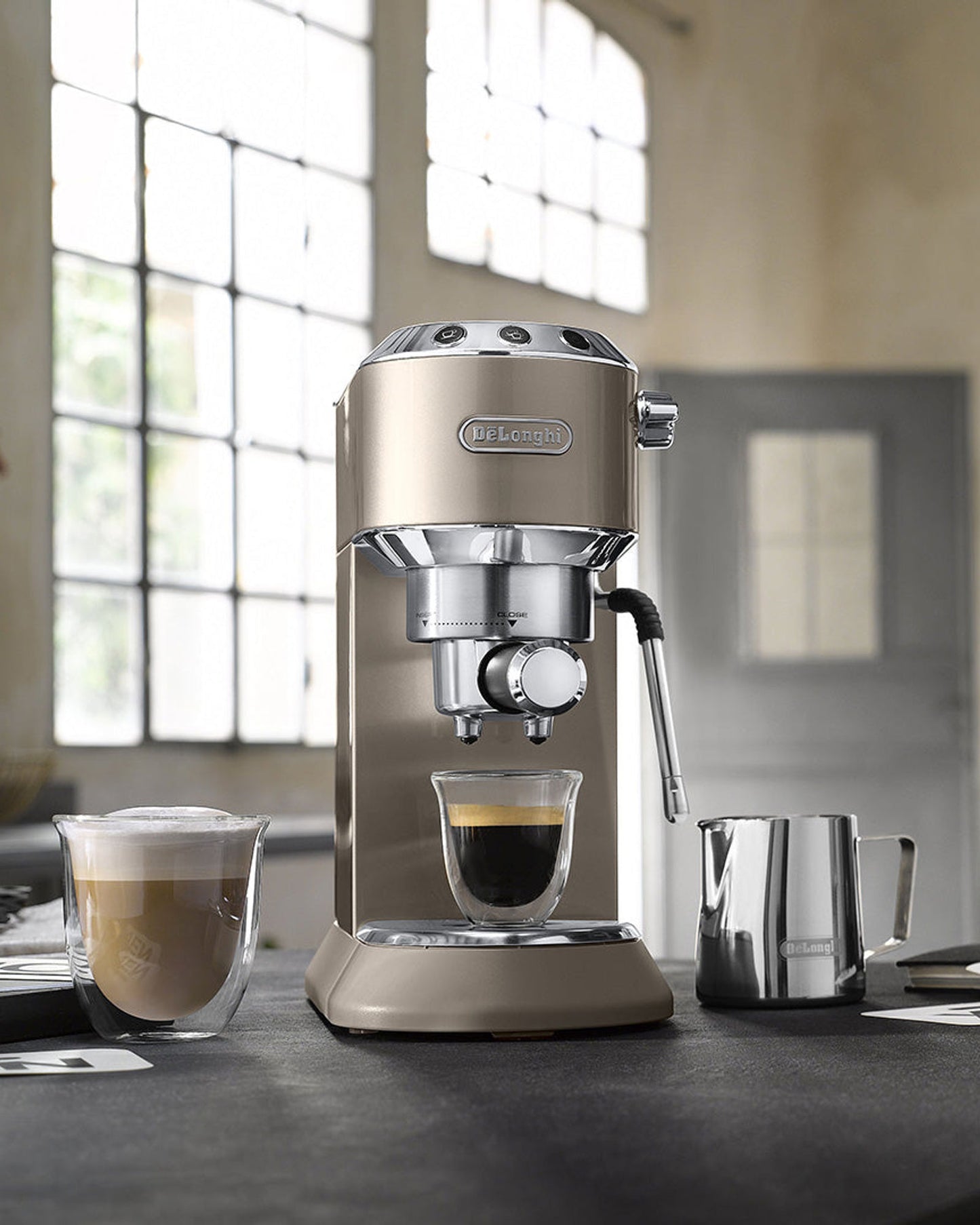 De'Longhi Dedica Arte Compact Espresso Coffee Machine