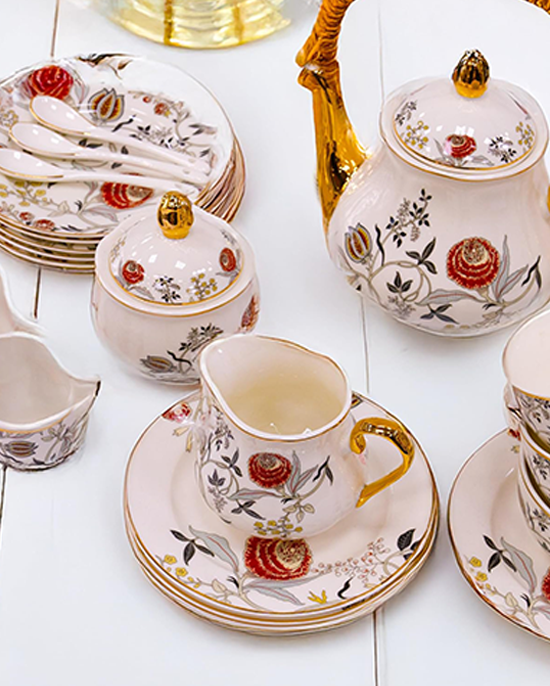 B&S 31Pc Round Tea Set