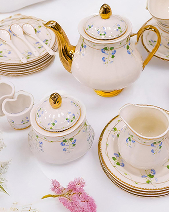 B&S 31Pc Round Tea Set