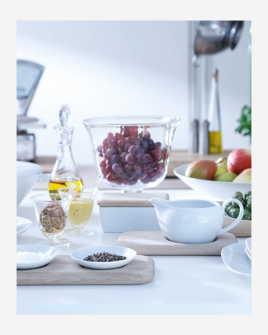 LSA Clear Dine Sauce Boat with Oak Stand 450ml