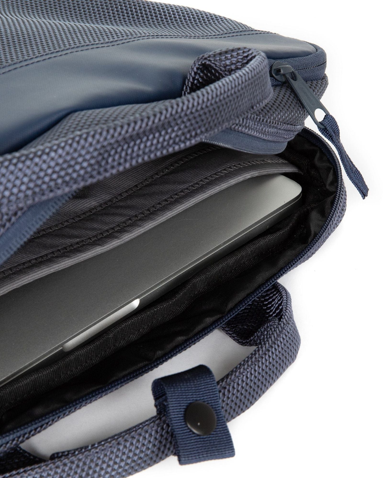 Eastpak Acton Cnnct Marine Medium Laptop Bag - EK00042FO161