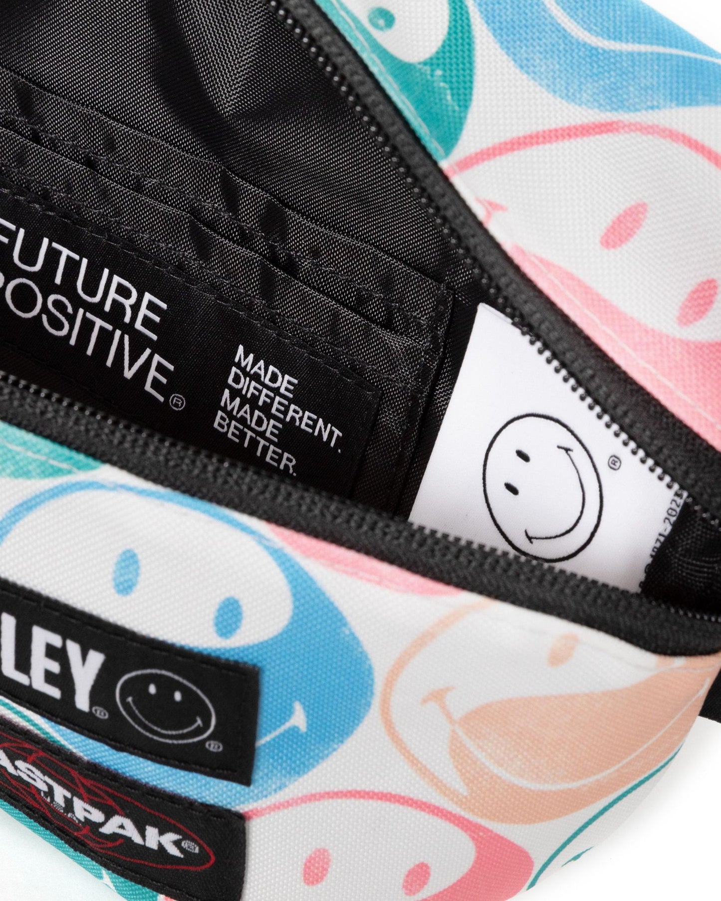 Eastpak Sommar Smiley Yy Color Medium Waistbag