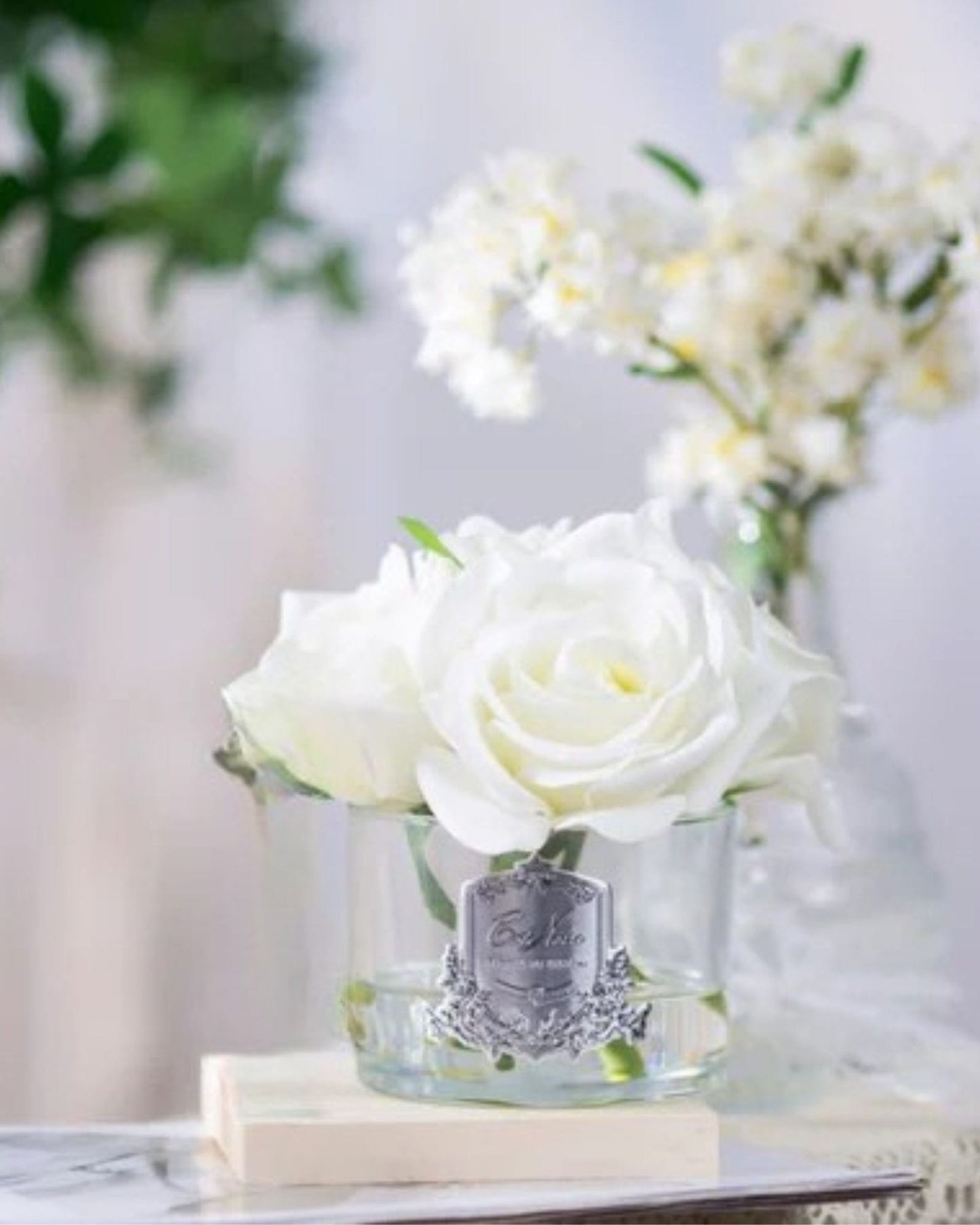 "Five Rose Bouquet" in Glass Vase with 5 Artificial Silk Flowers