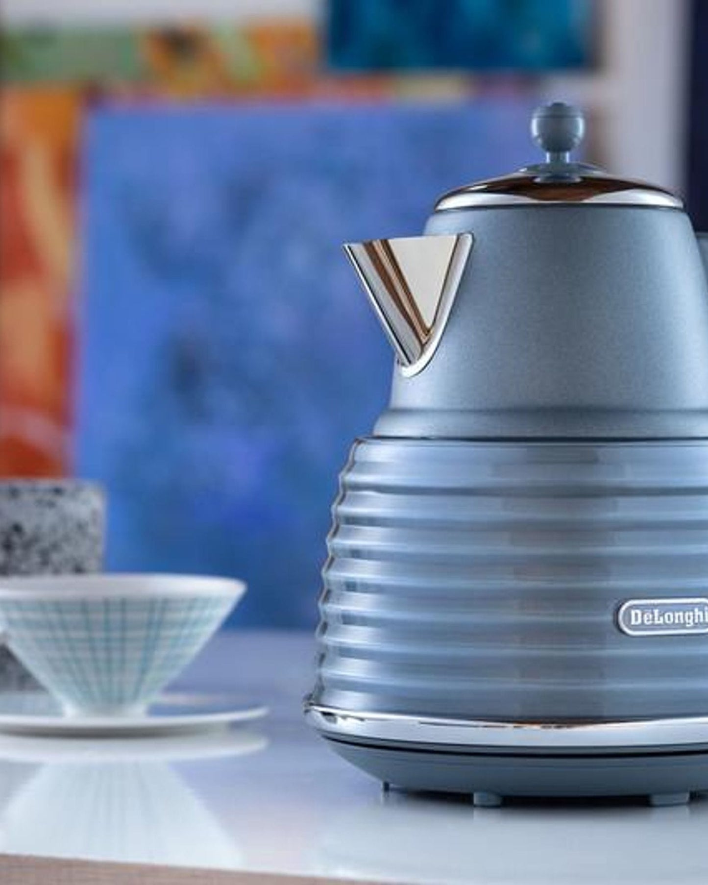 De'Longhi Scolpito Electric Kettle, Water Level Indicator, 1.7 L, Mineral Blue – KBZS3001.AZ