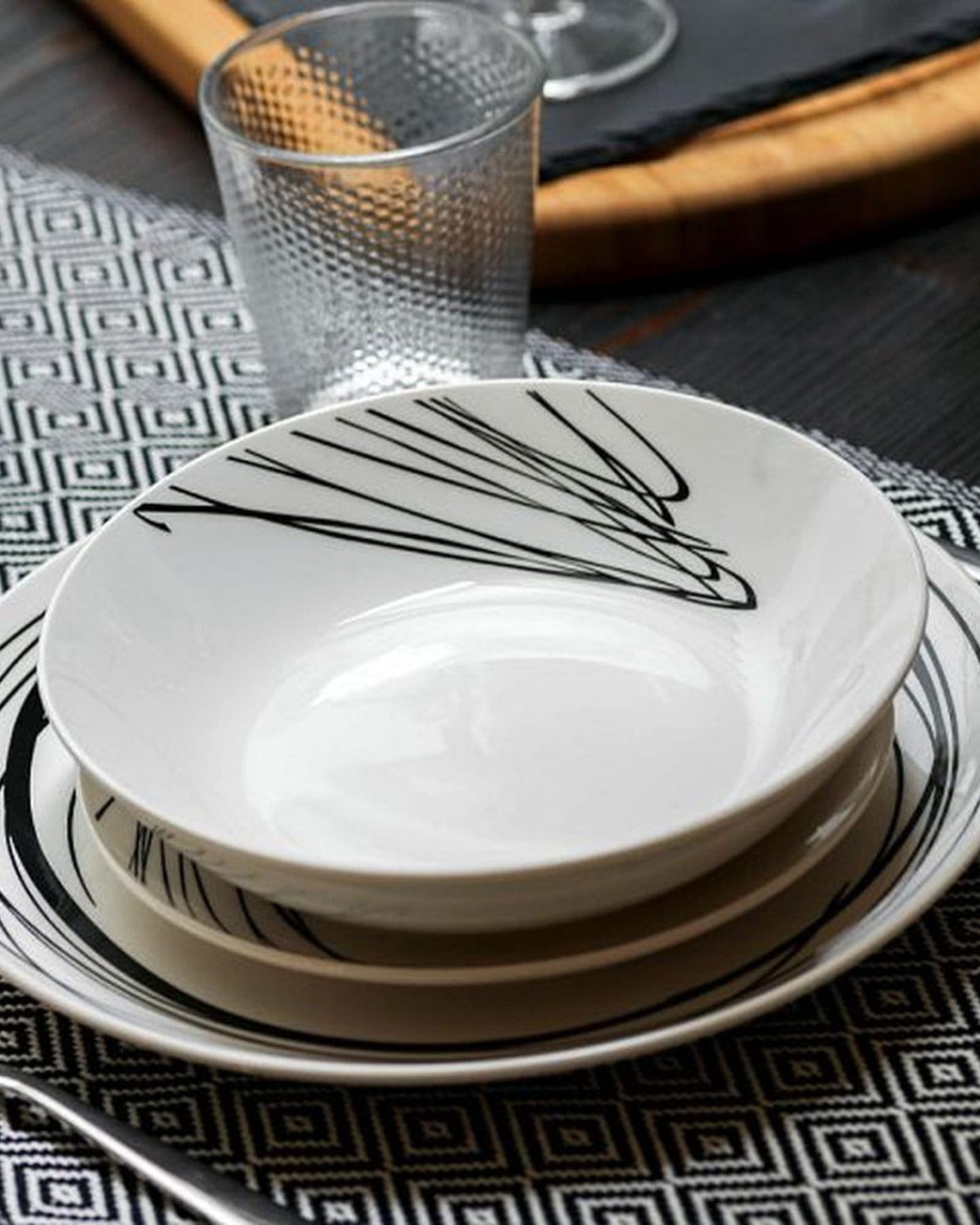 Tognana Dinner Plate White Metropolis Graphic Art