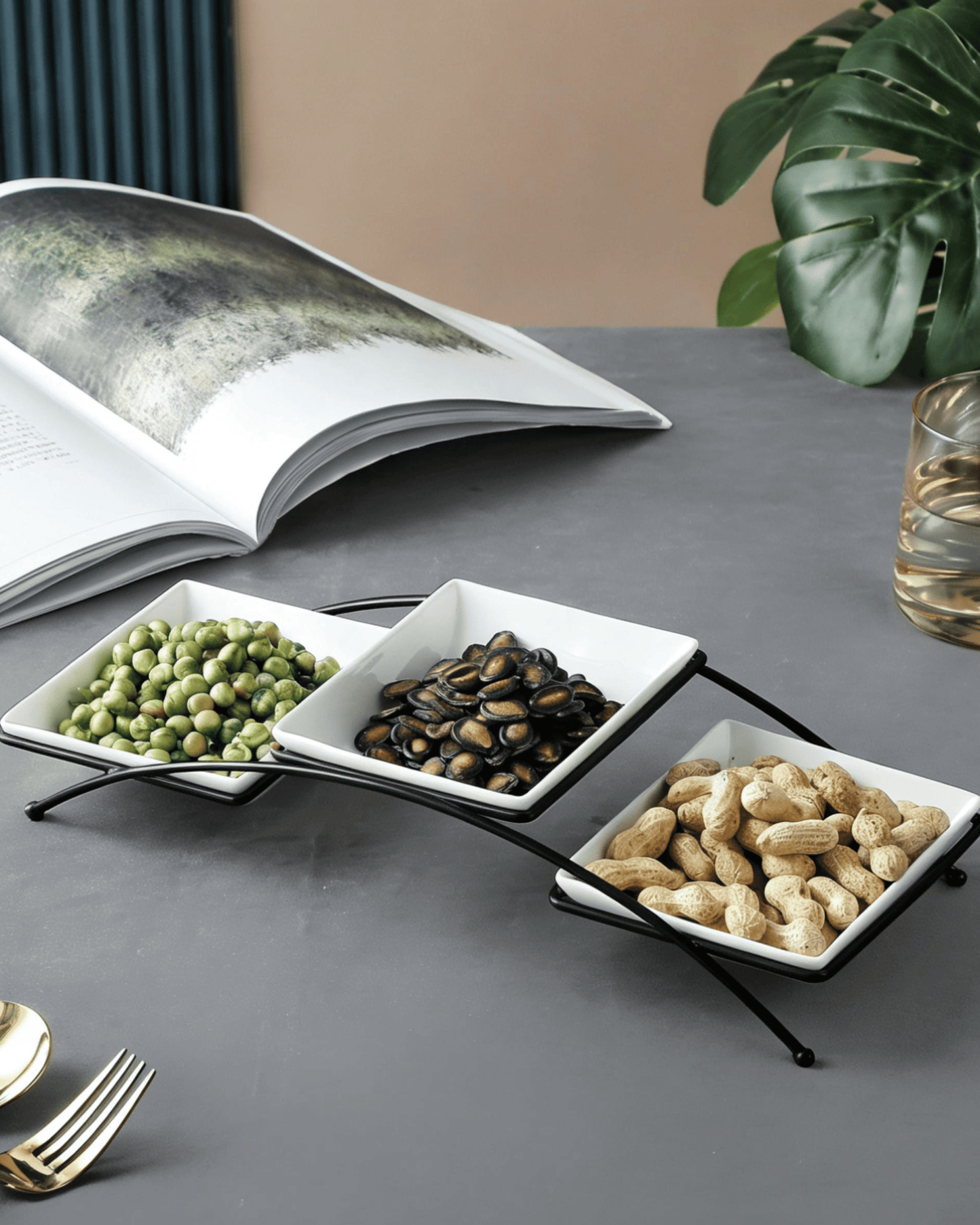 Shallow Square Bowl Set with Stand