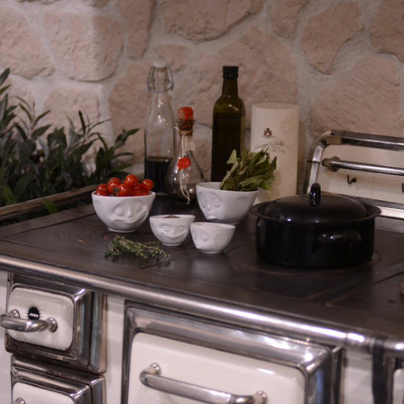 58 Products Small set no.1 100ml - grinning & kissing white