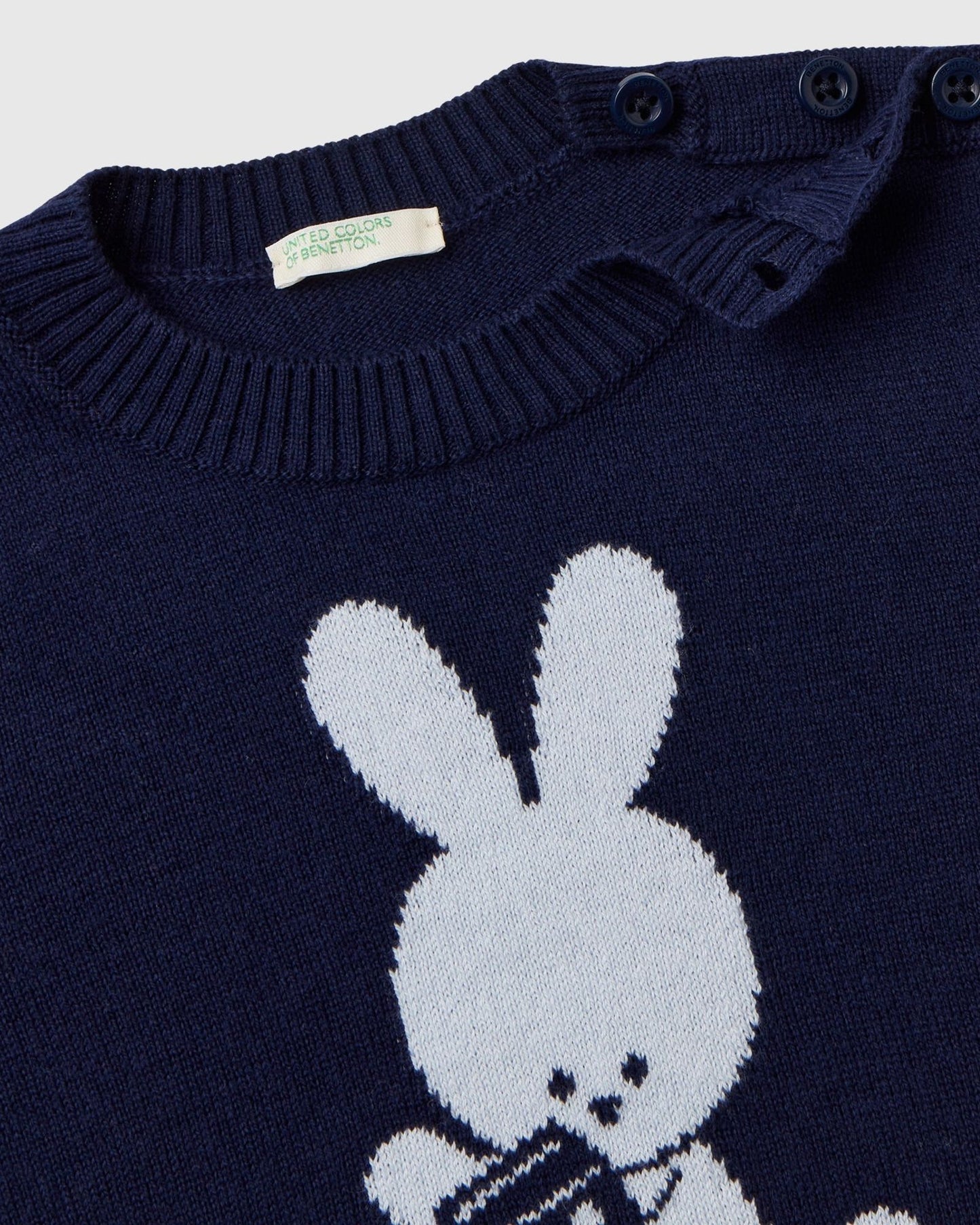 Warm cotton sweater with inlay