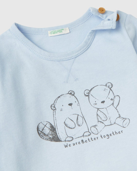 Warm t-shirt and trousers outfit