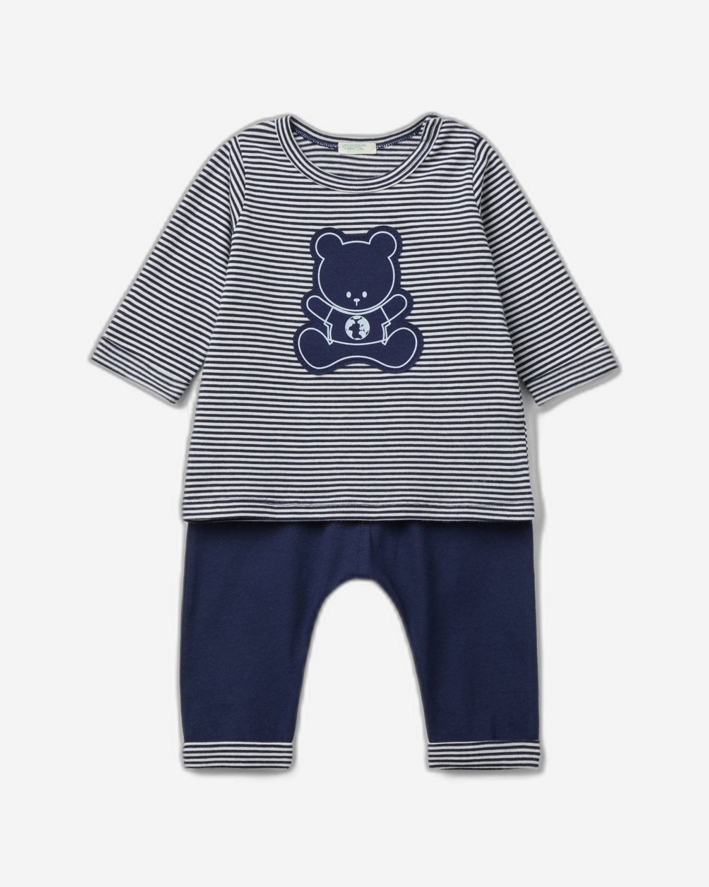 Set in 100% organic cotton