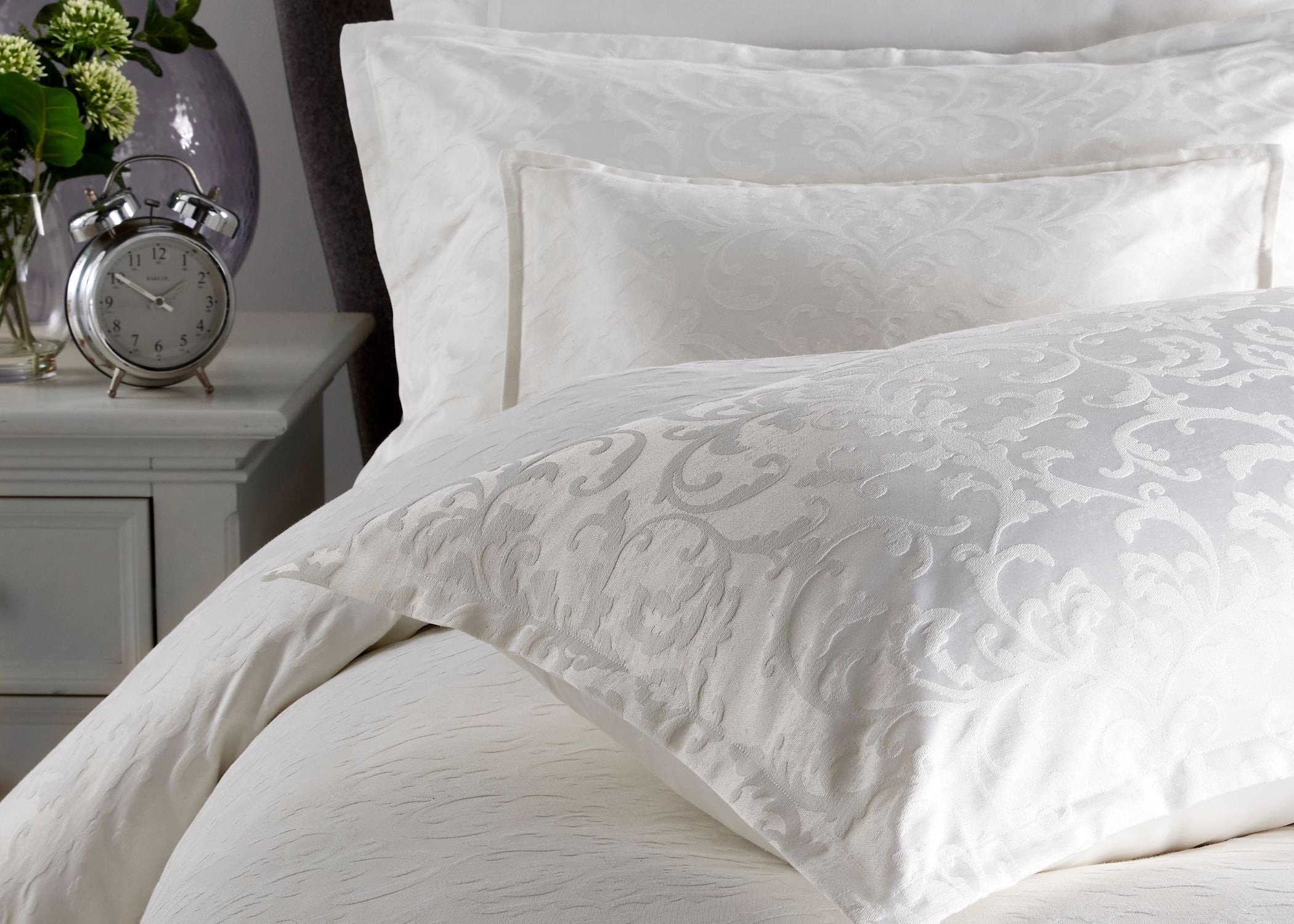 Christy Venice Jacquard Bedspread Set White