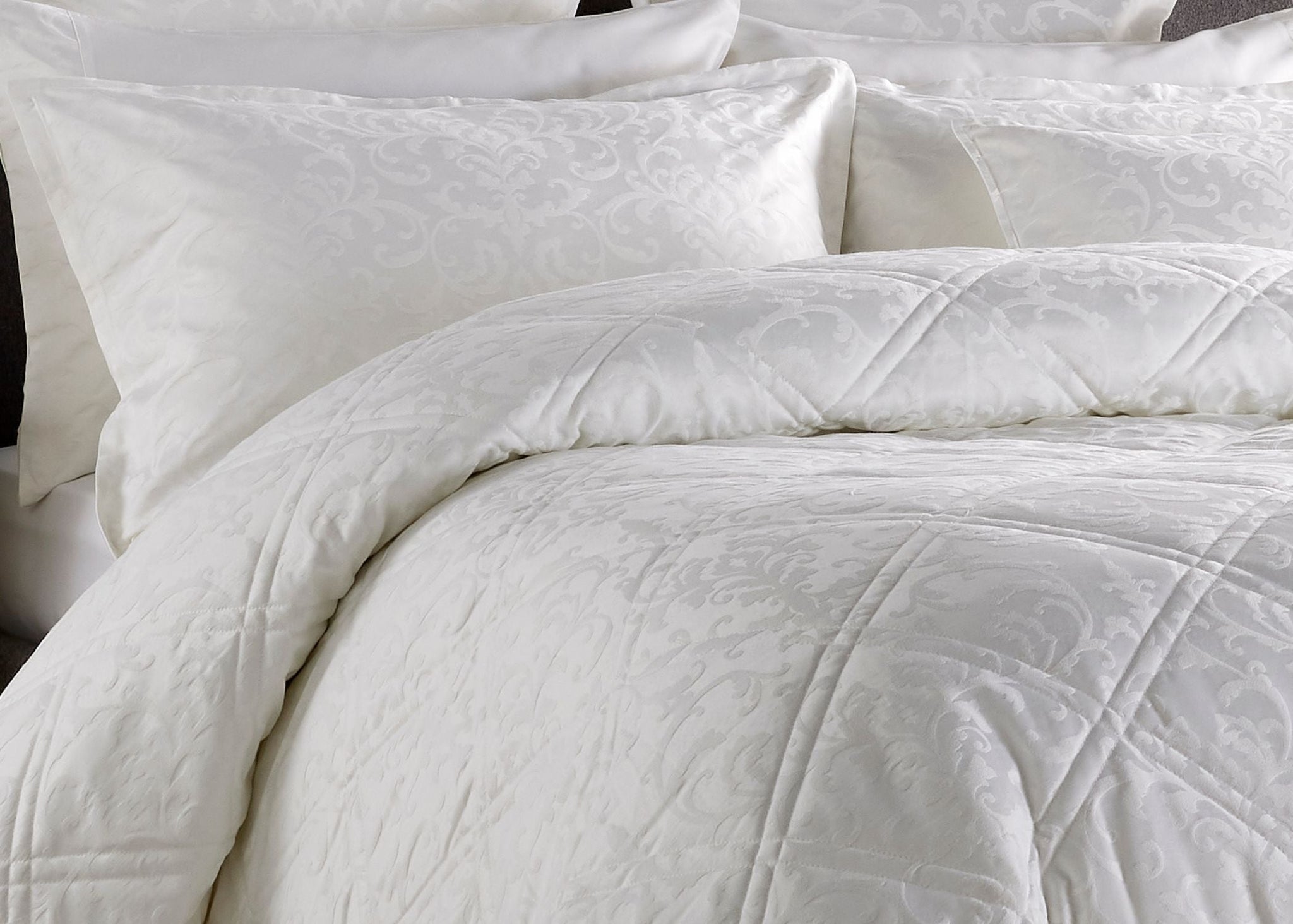Christy Venice Jacquard Bedspread Set White